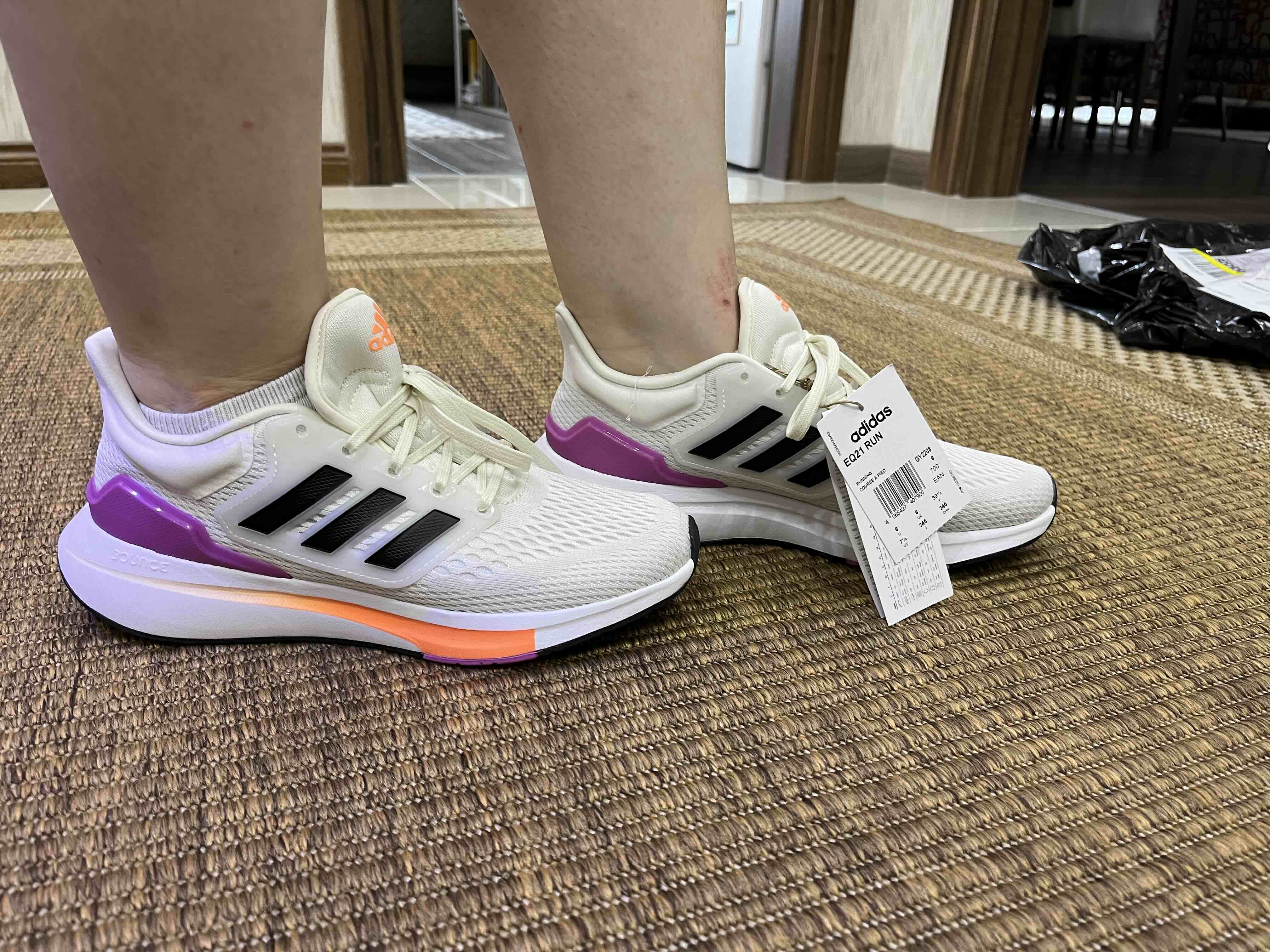 کتانی رانینگ زنانه خاکستری آدیداس adidas WF307 photo review