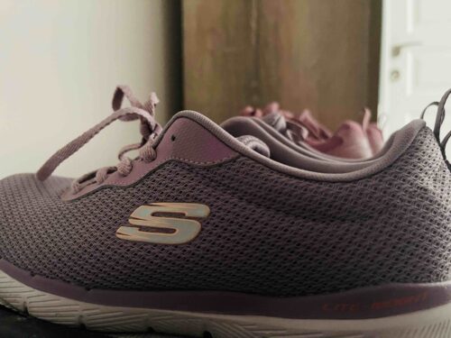 کفش پیاده روی زنانه بنفش اسکیچرز Skechers S13070 PUR photo review