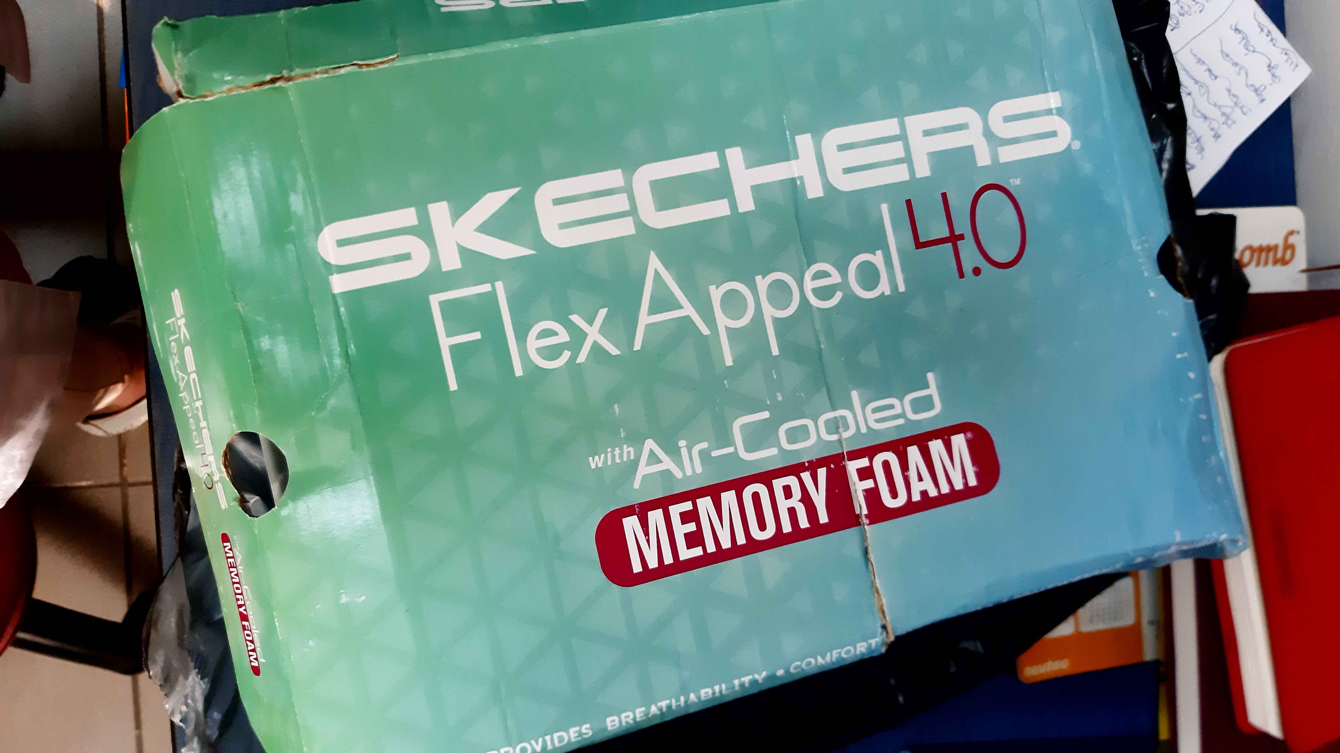 کتانی رانینگ زنانه مشکی اسکیچرز Skechers 149303 BKRG photo review