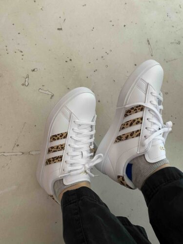 اسنیکر زنانه سفید آدیداس adidas ID2994 photo review