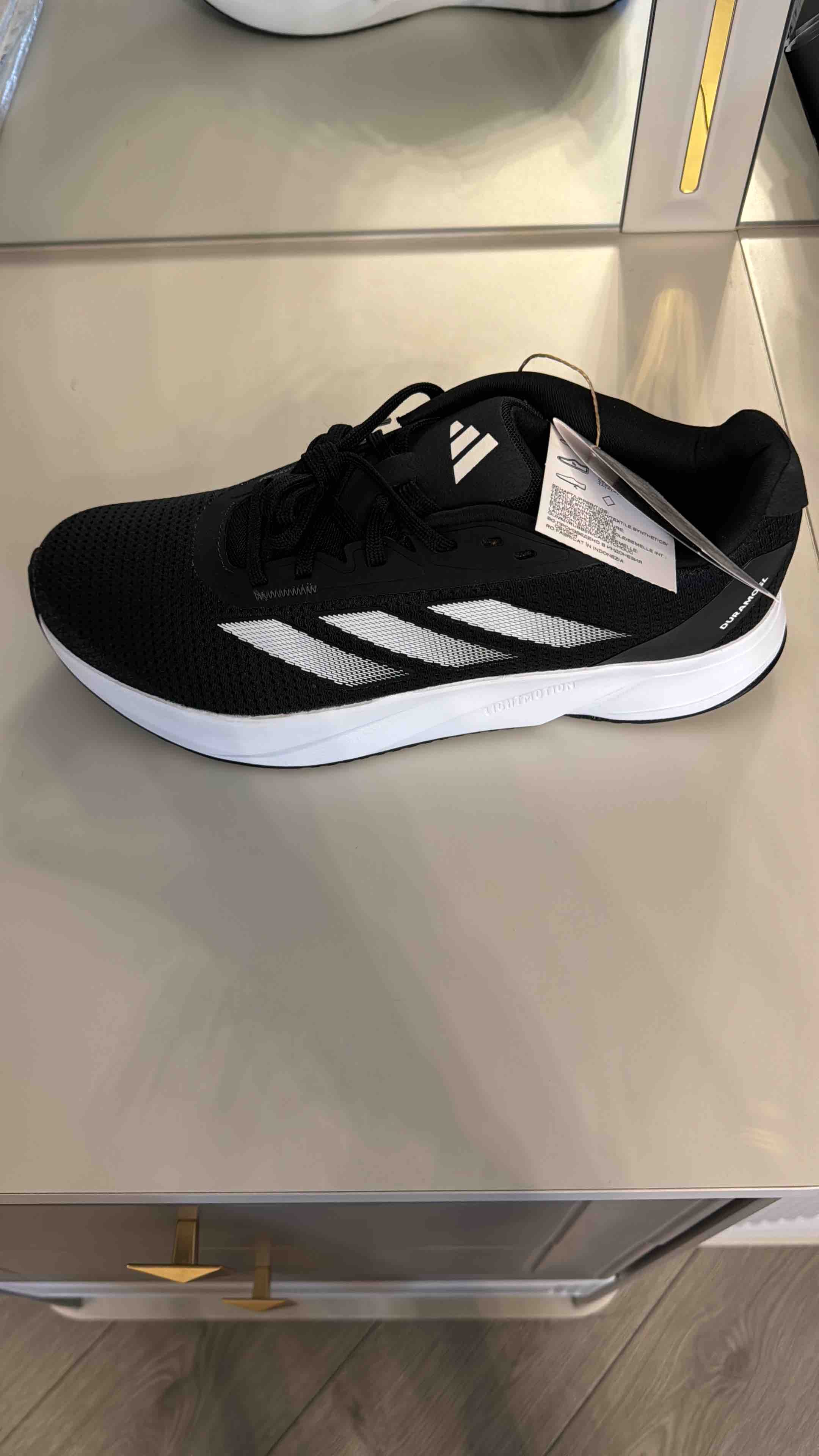 اسنیکر زنانه برند آدیداس adidas اورجینال IE7982 photo review