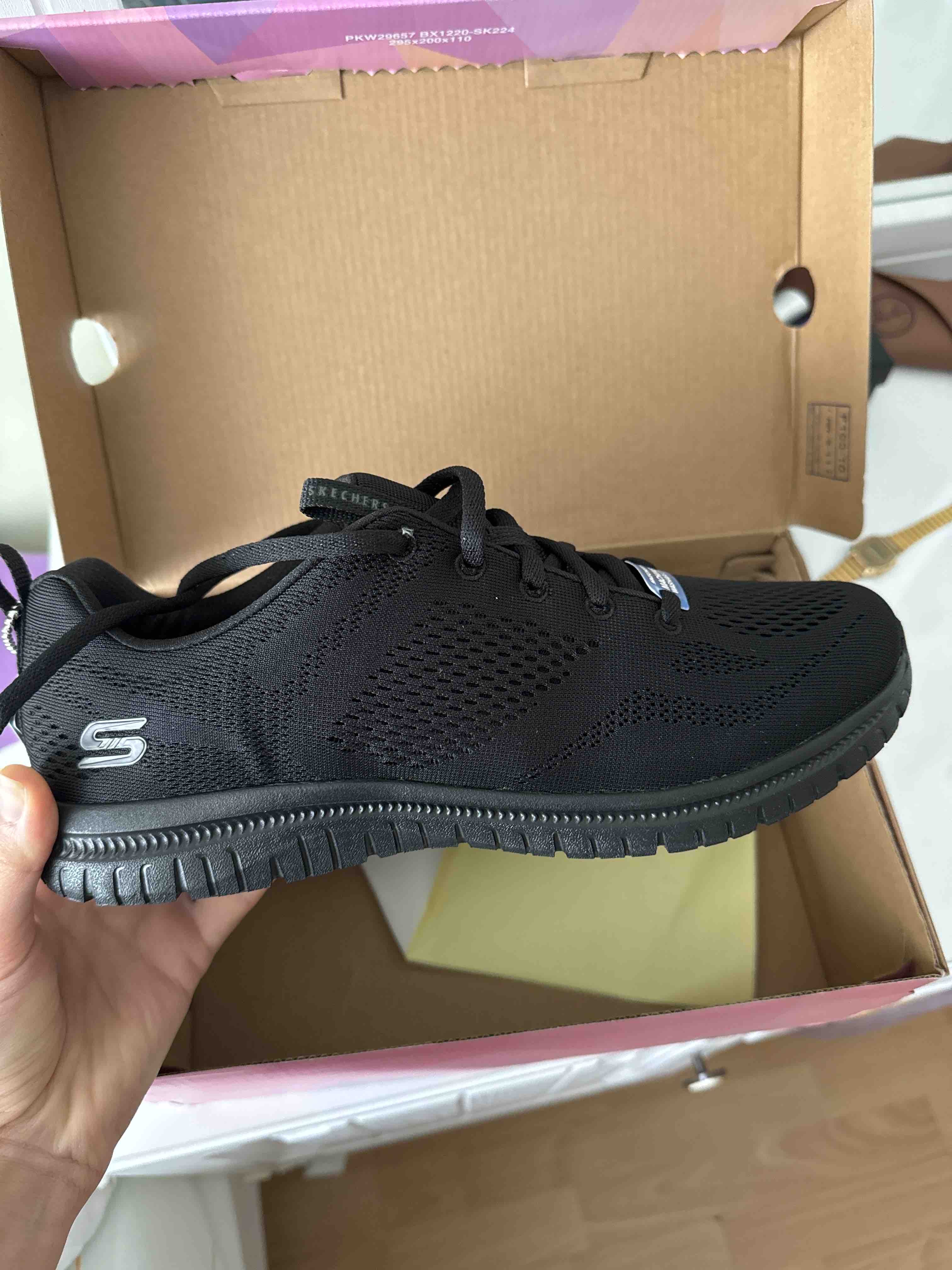 کتانی رانینگ زنانه مشکی اسکیچرز Skechers 104430 BBK photo review