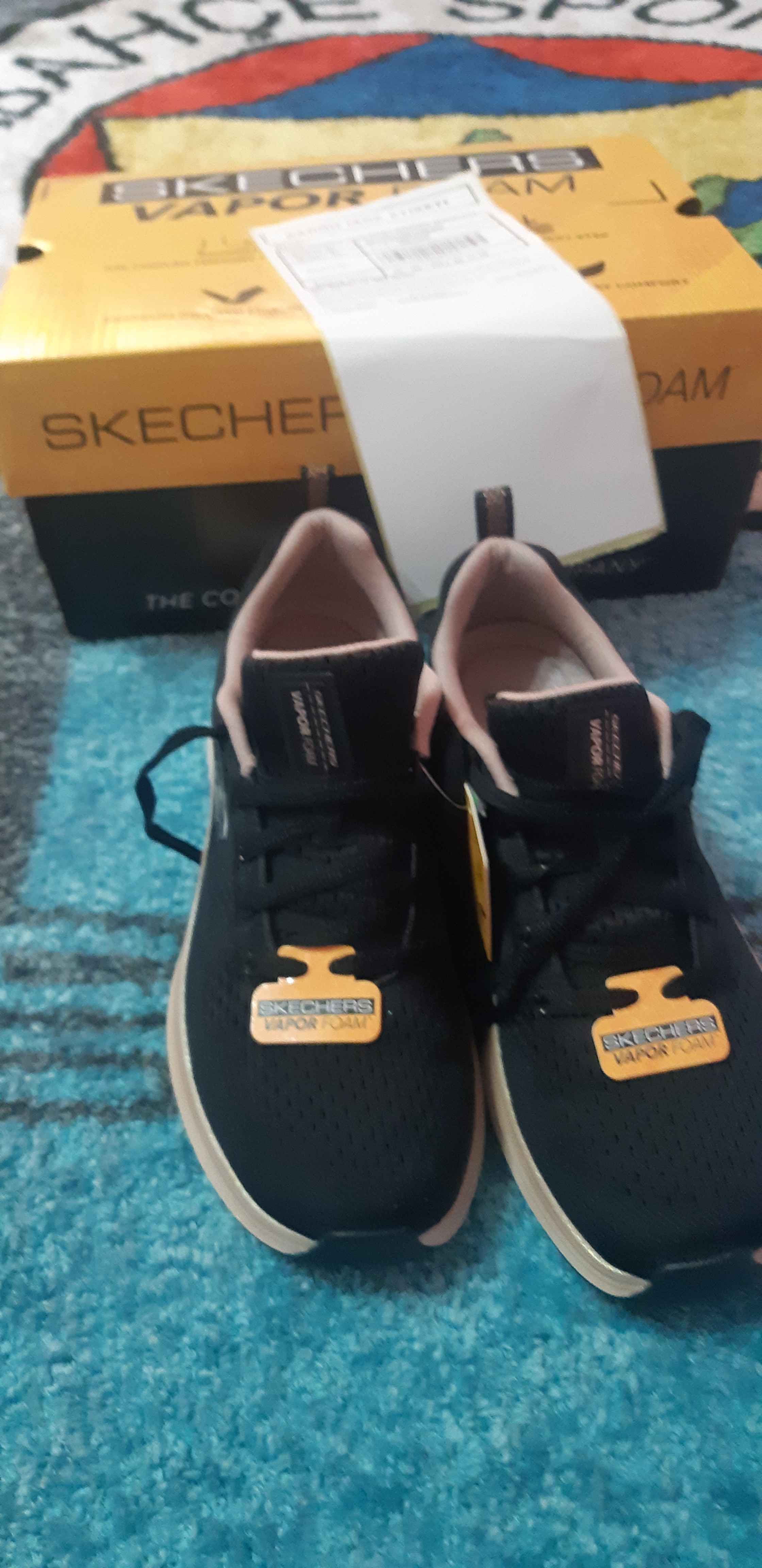 کتانی رانینگ زنانه مشکی اسکیچرز Skechers 150025 BKRG photo review