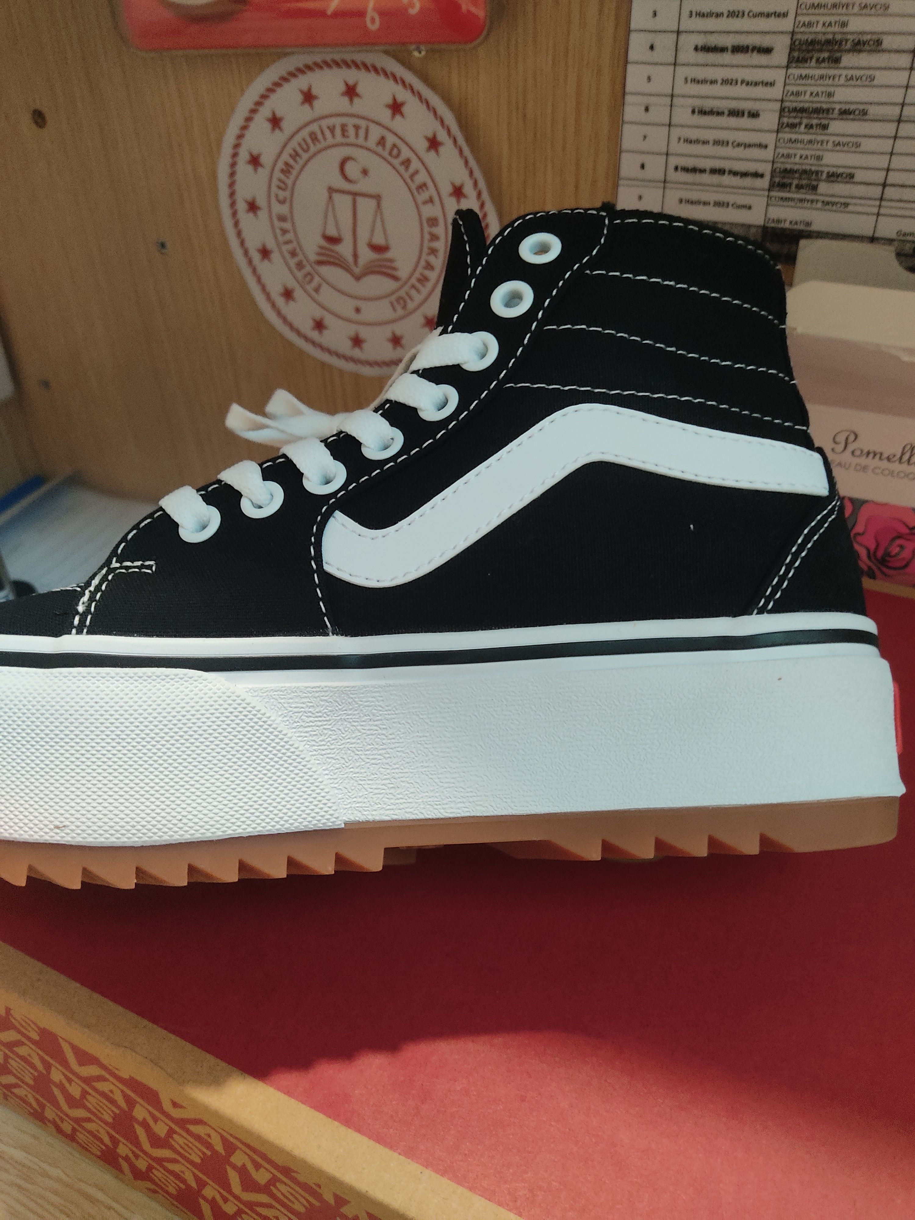 اسنیکر زنانه برند ونس Vans اورجینال VN0A5JLGBLK1 photo review