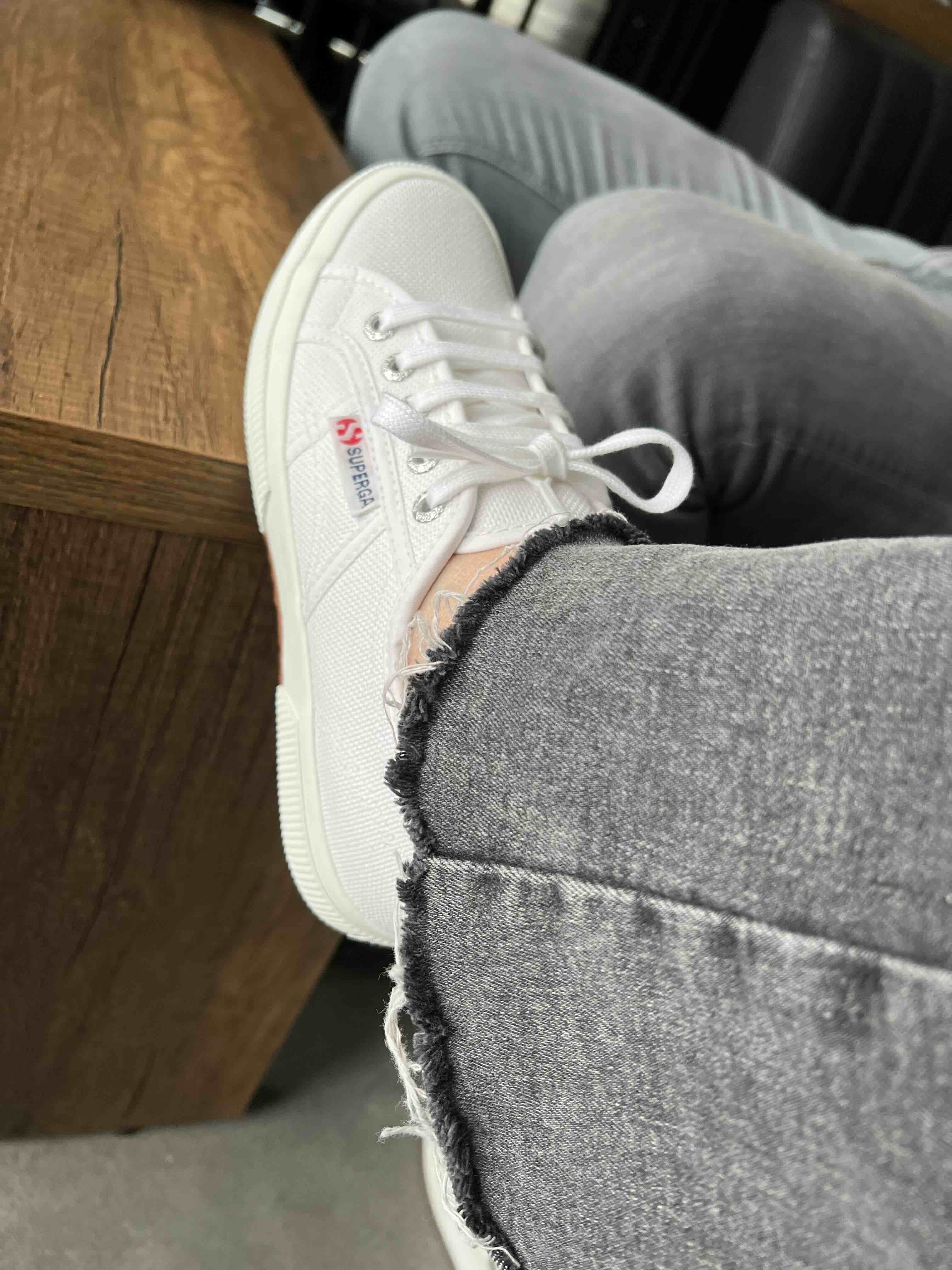 اسنیکر زنانه سفید سوپرگا Superga S000010-t photo review