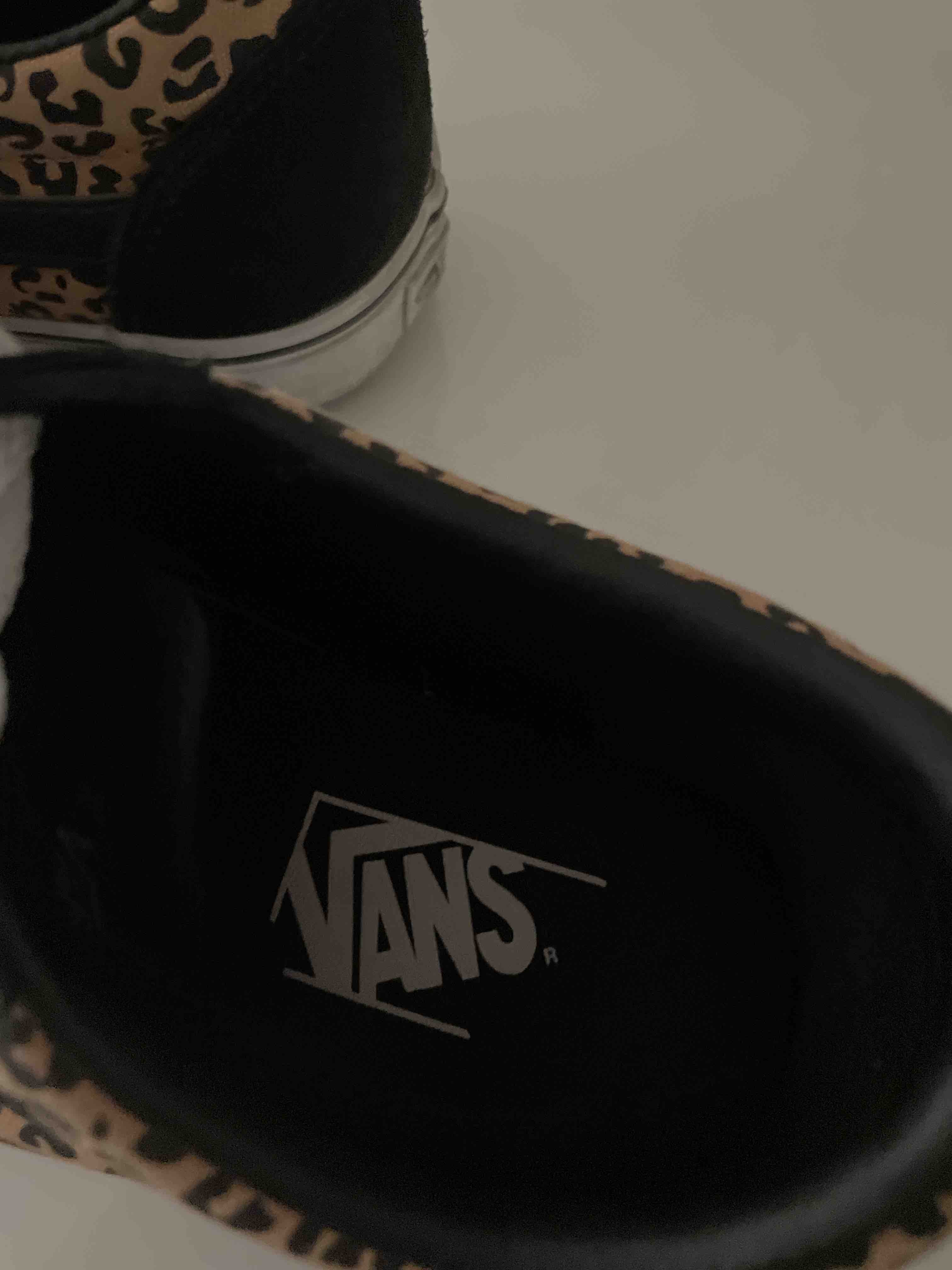 اسنیکر زنانه برند ونس Vans اورجینال VN0A5HYO36I1 photo review