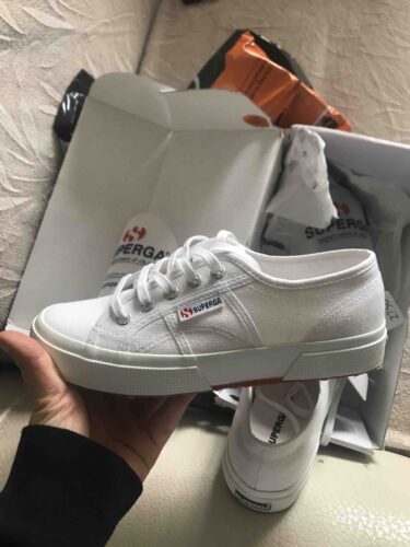 اسنیکر زنانه سفید سوپرگا Superga S000010-t photo review