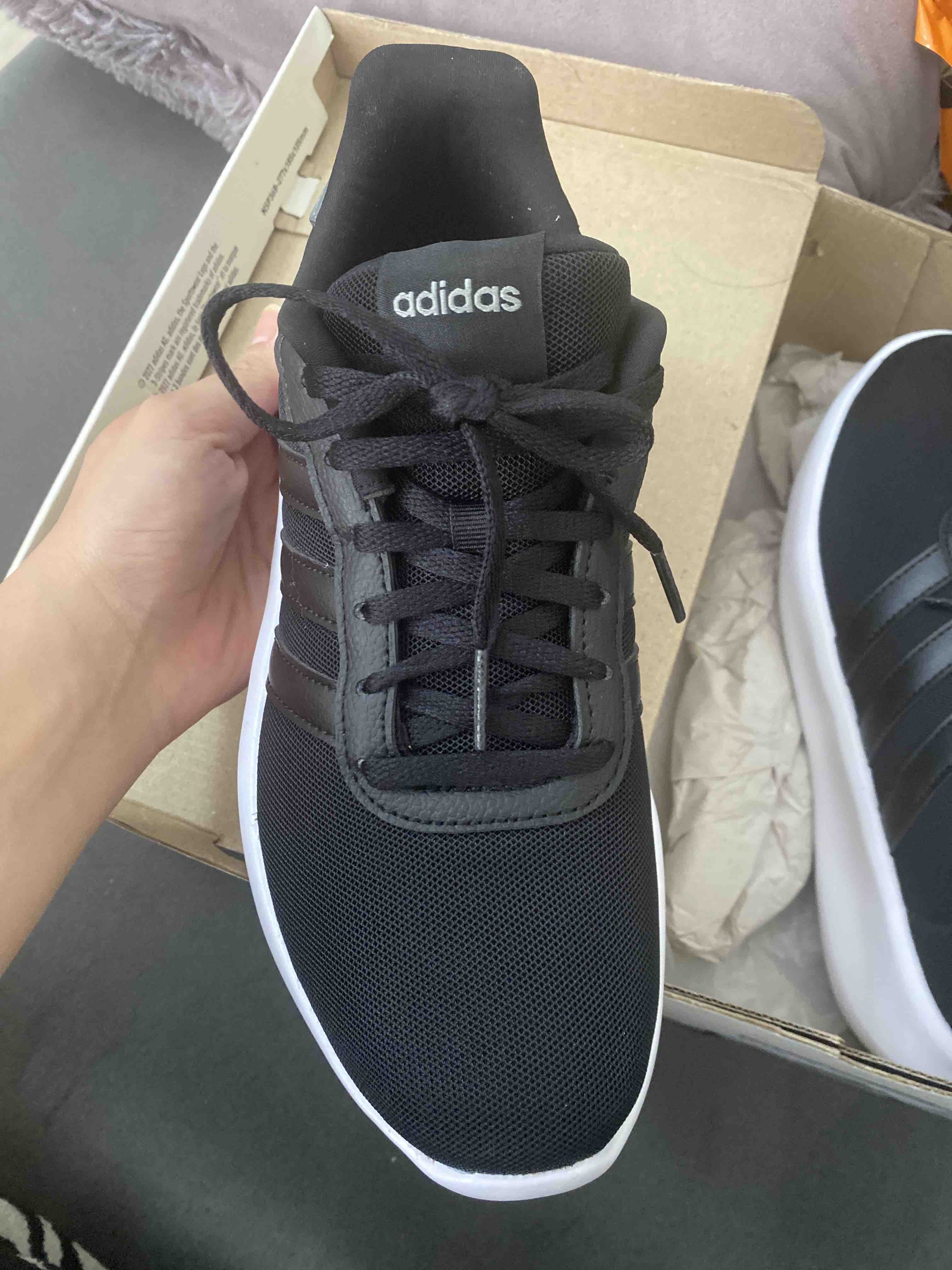 اسنیکر زنانه برند آدیداس adidas اورجینال IG3613 photo review