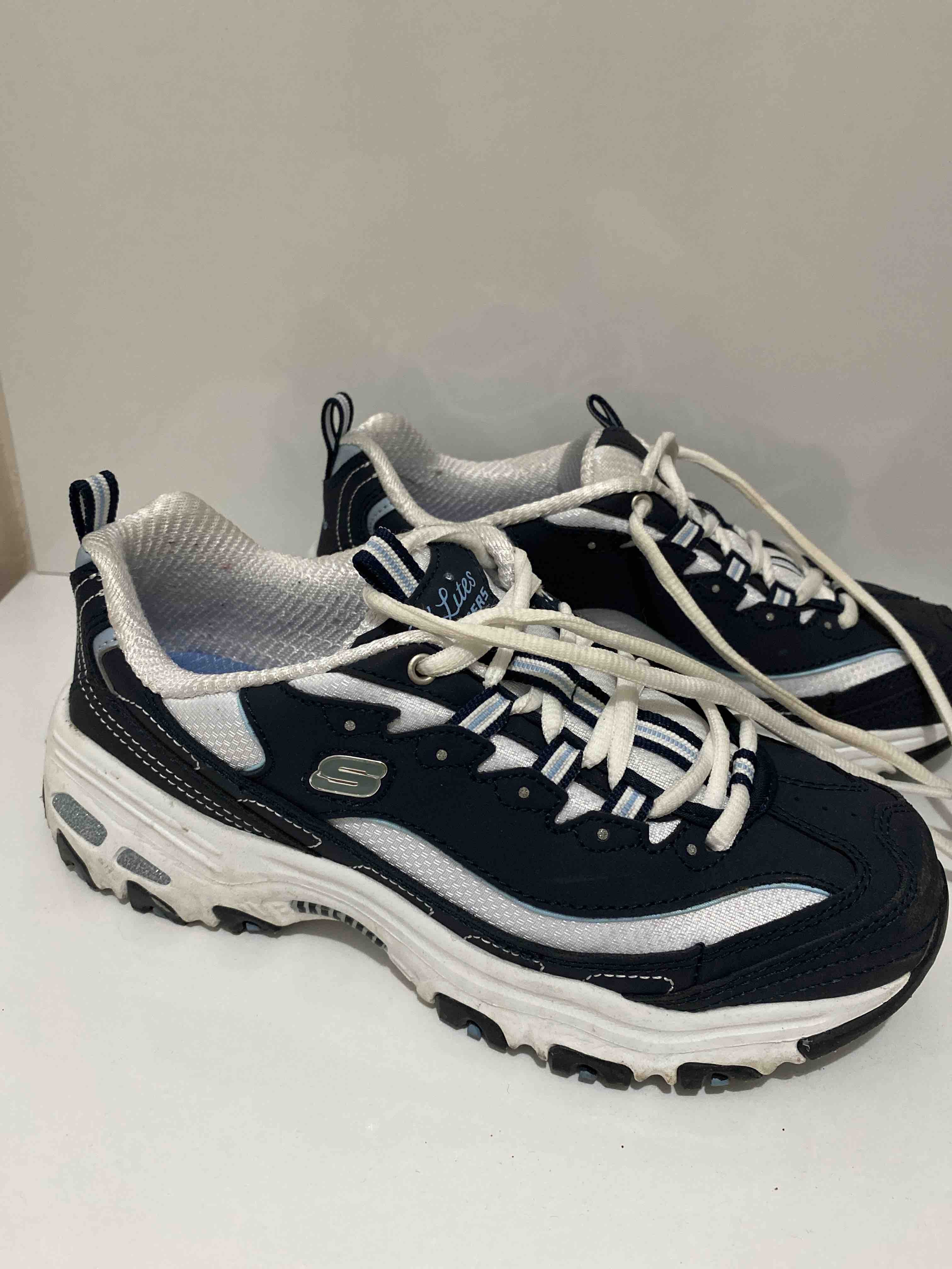 اسنیکر زنانه سفید اسکیچرز Skechers 11930NVW photo review