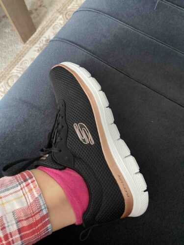 کتانی رانینگ زنانه مشکی اسکیچرز Skechers 149303 BKRG photo review