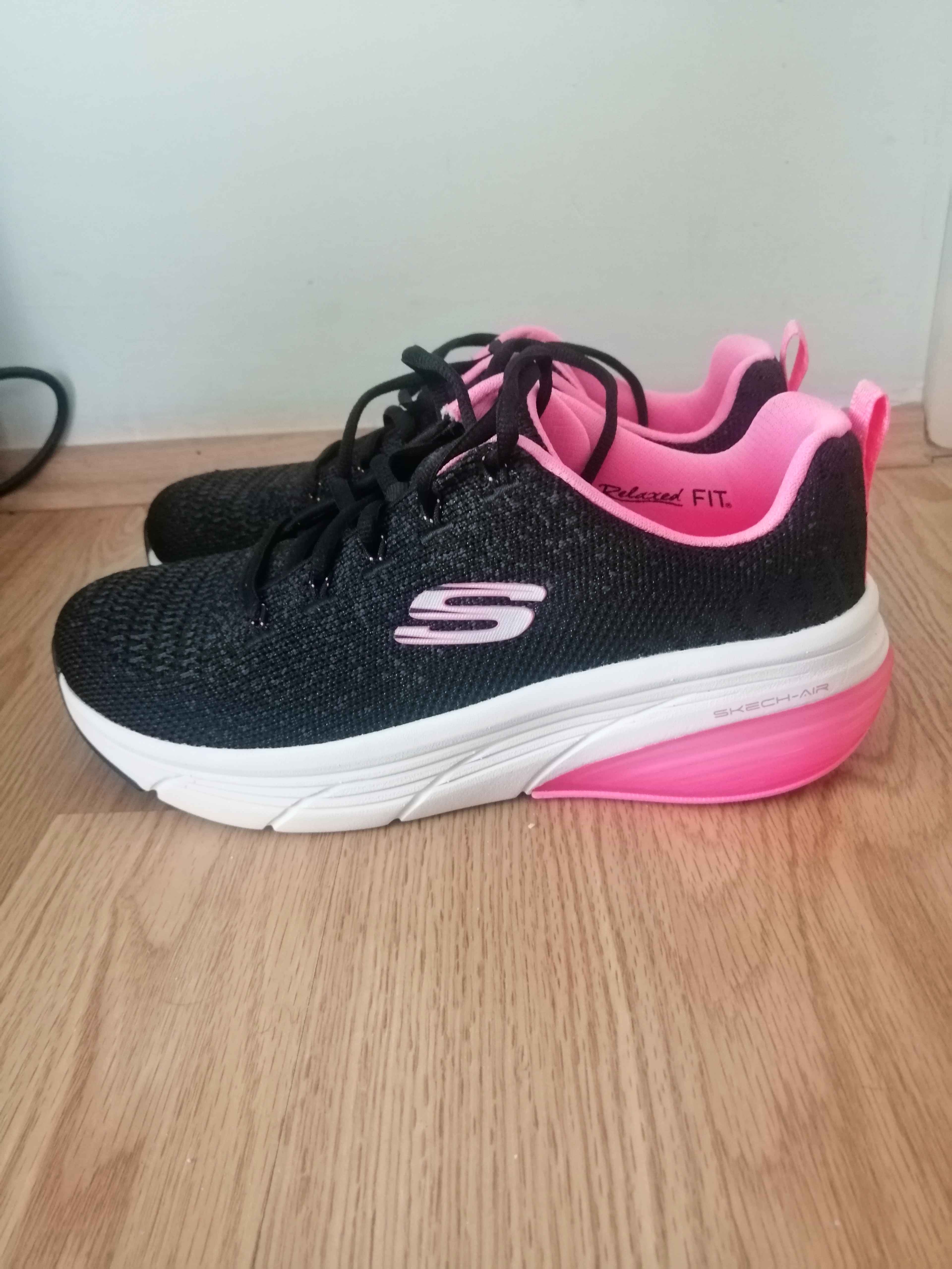 کتانی رانینگ زنانه مشکی اسکیچرز Skechers 150073 BKPK photo review