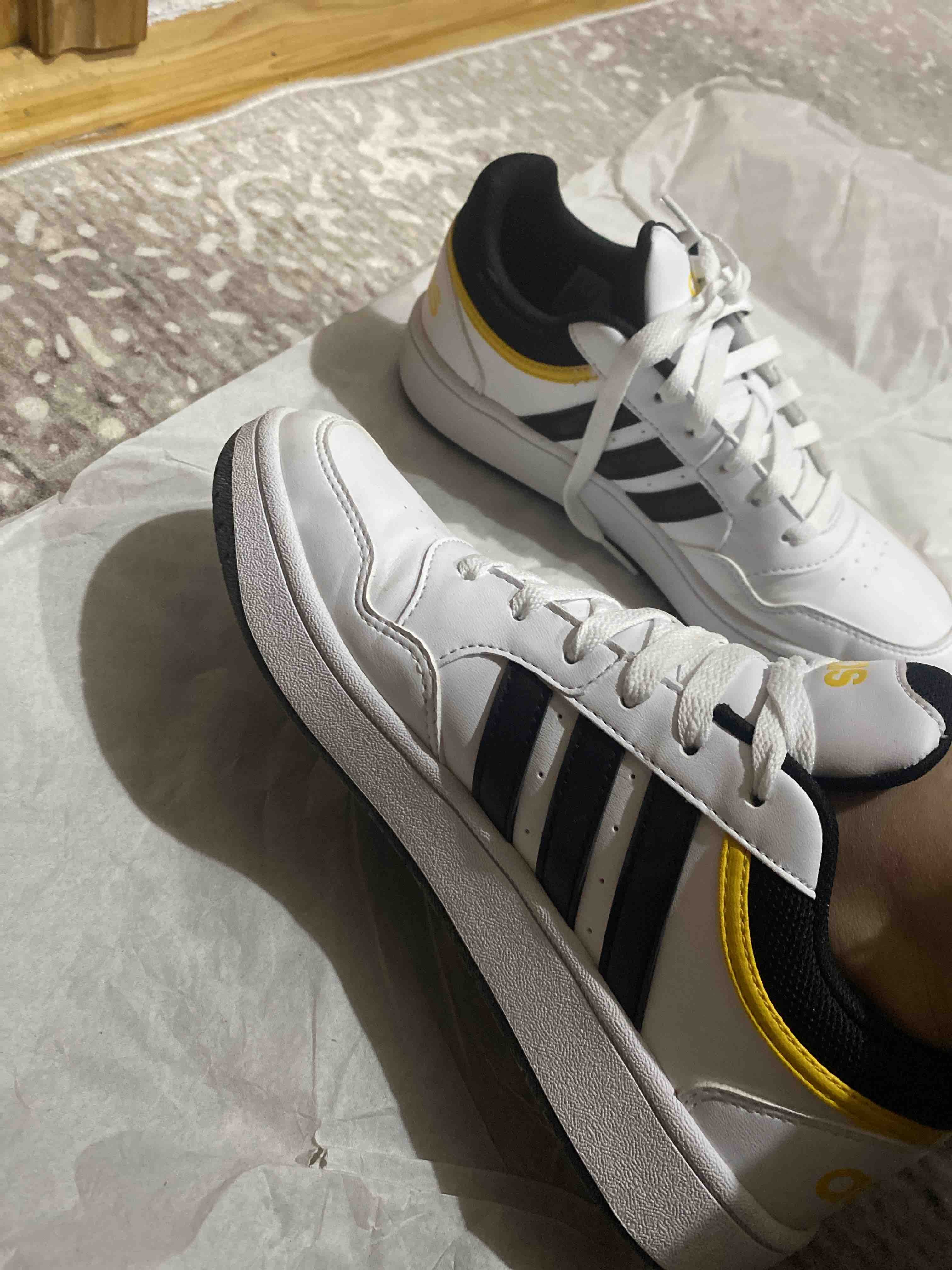 اسنیکر زنانه برند آدیداس adidas اورجینال 18079308 photo review