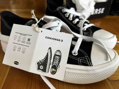 اسنیکر زنانه مشکی  Converse 570256C photo review