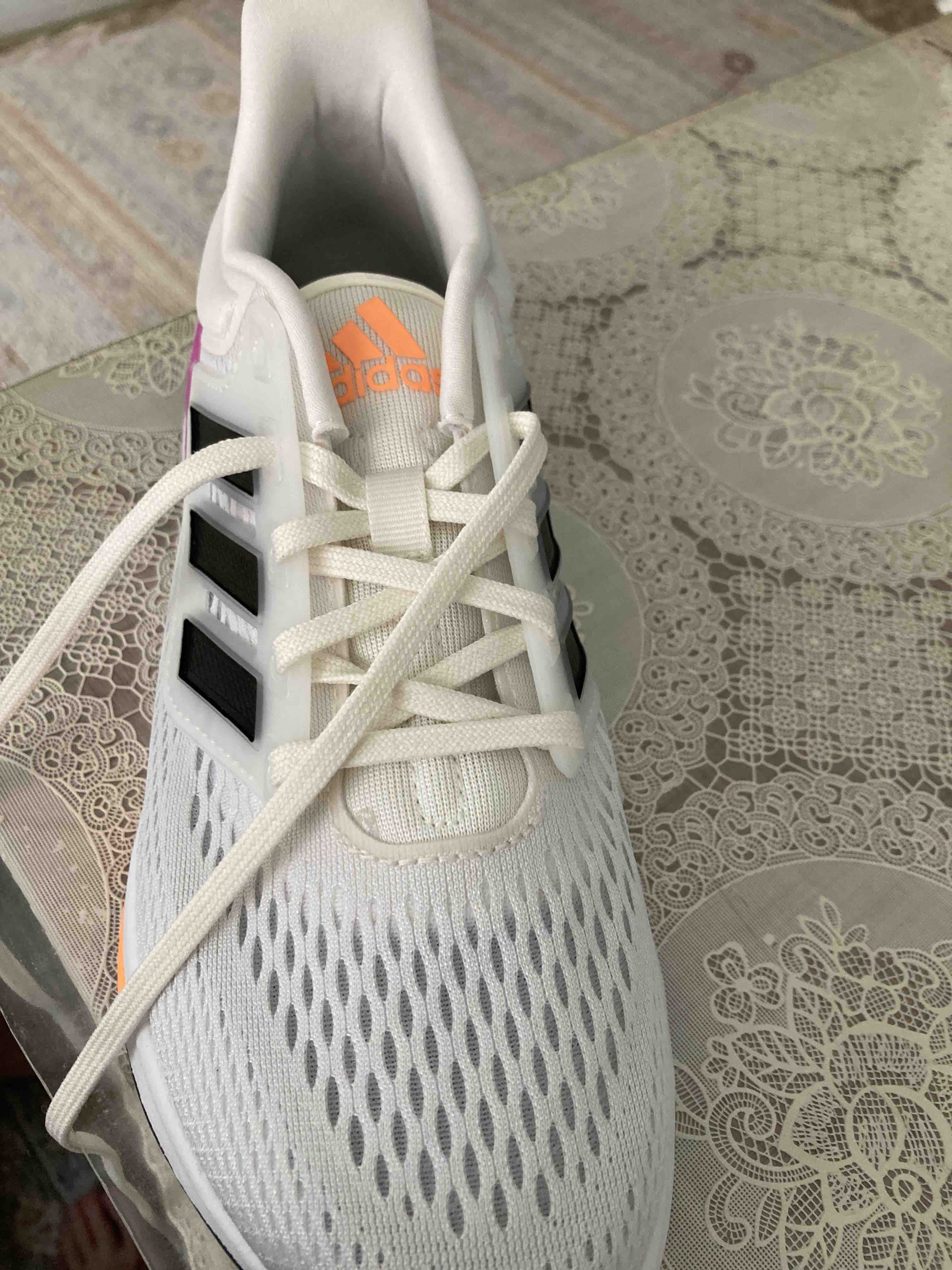 کتانی رانینگ زنانه خاکستری آدیداس adidas WF307 photo review