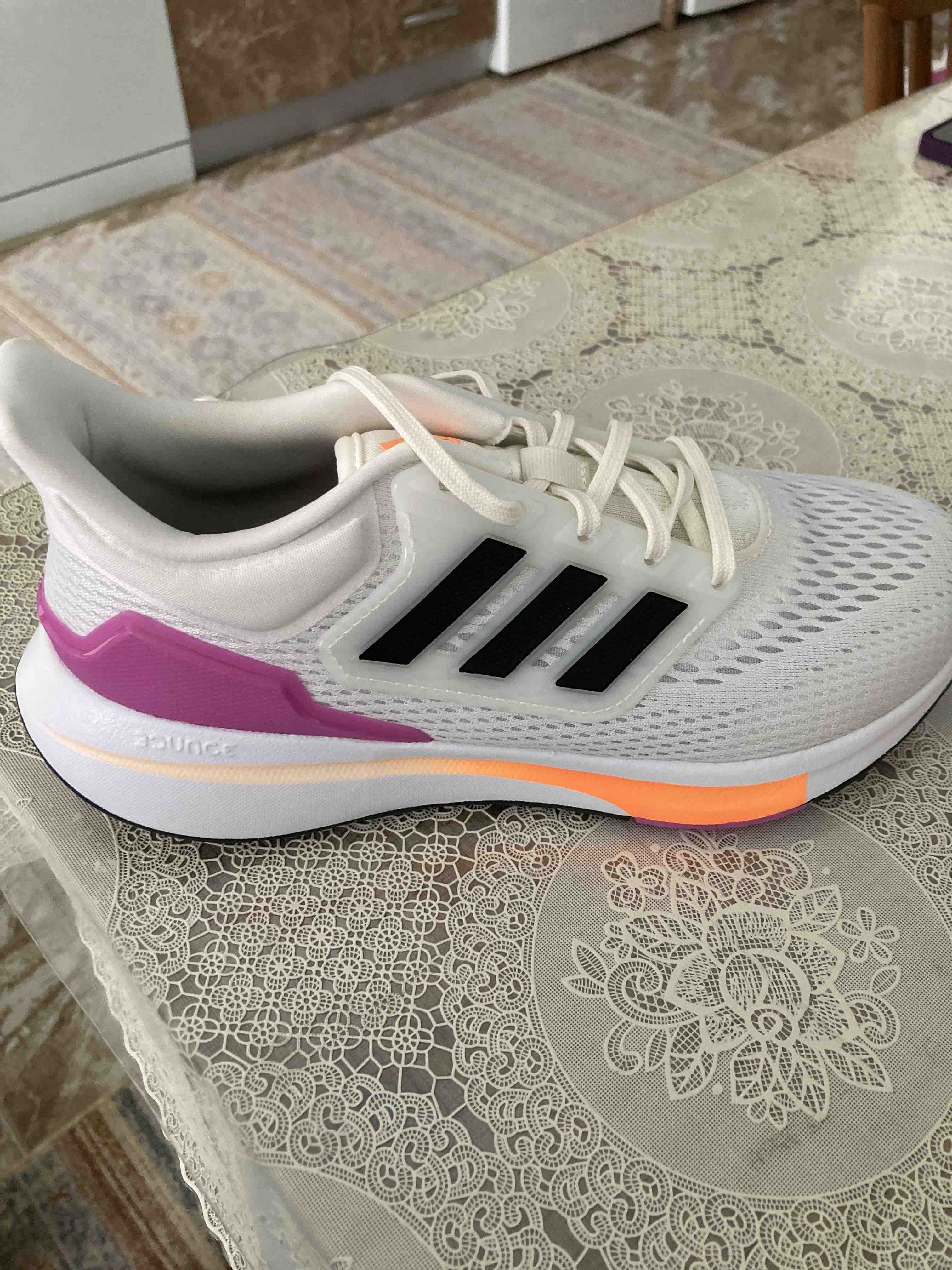 کتانی رانینگ زنانه خاکستری آدیداس adidas WF307 photo review