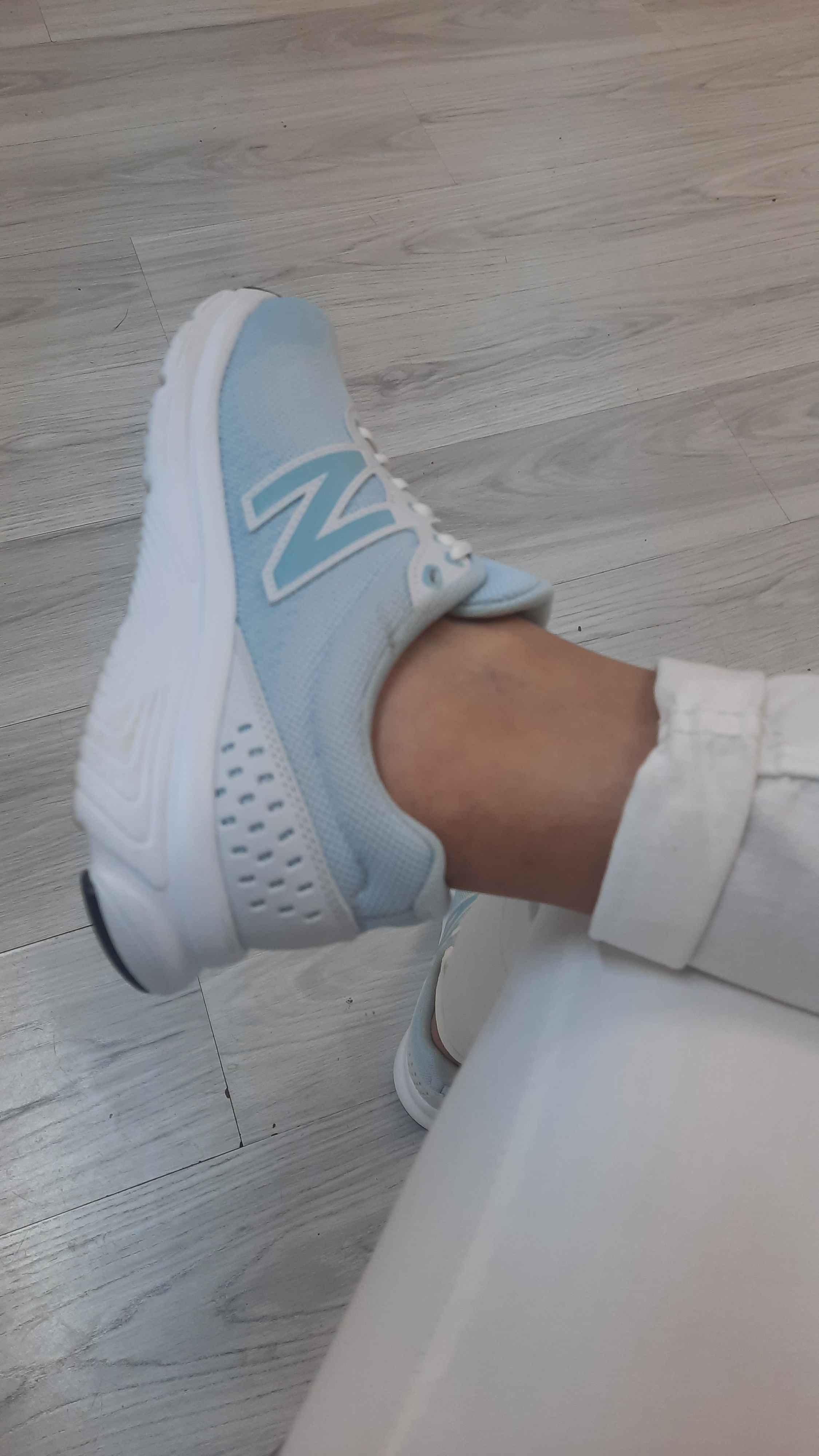 کتانی رانینگ زنانه آبی سرمه ای نیوبالانس New Balance W411BL2 photo review