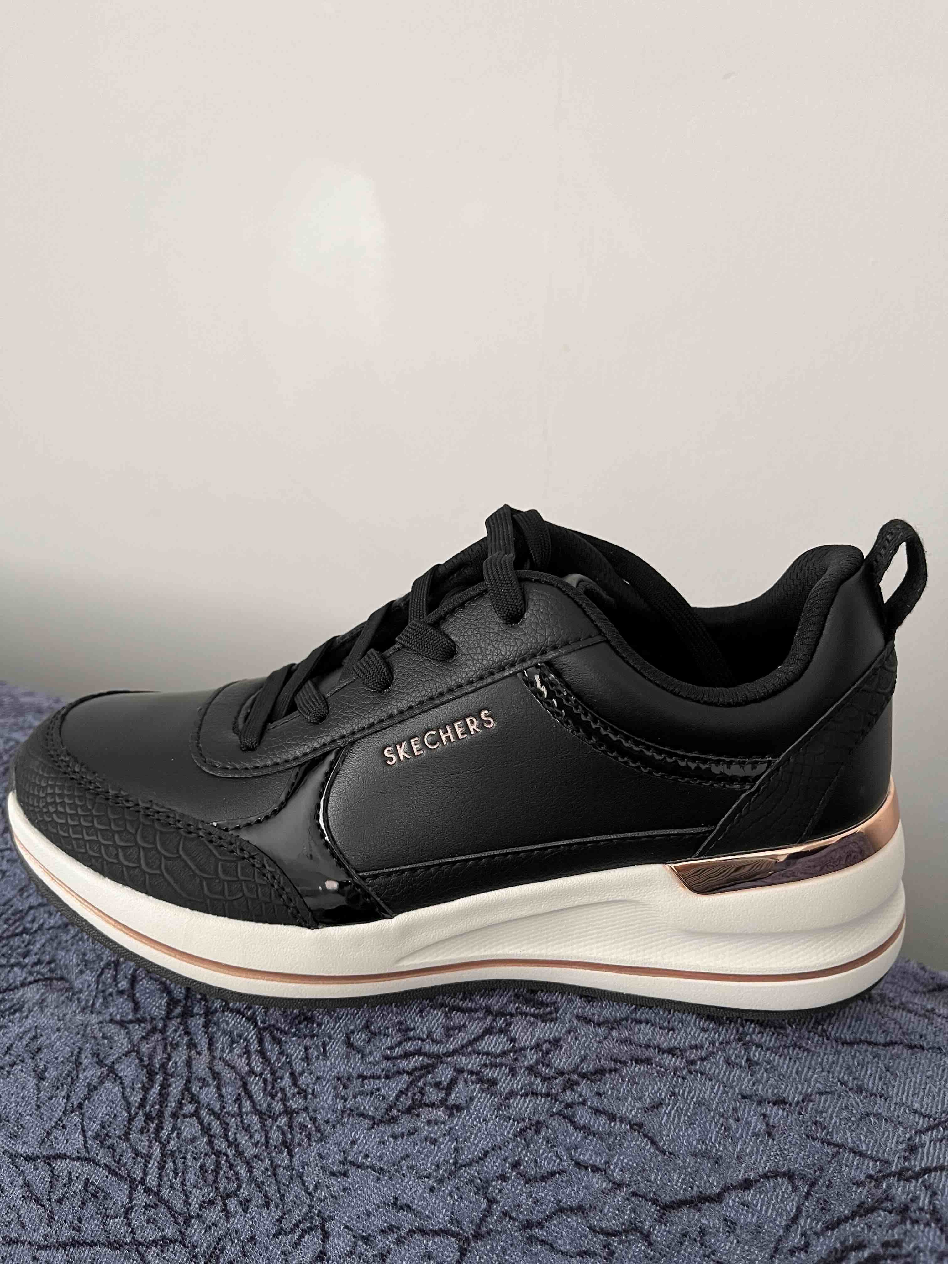 اسنیکر زنانه مشکی اسکیچرز Skechers 177345 BLK photo review