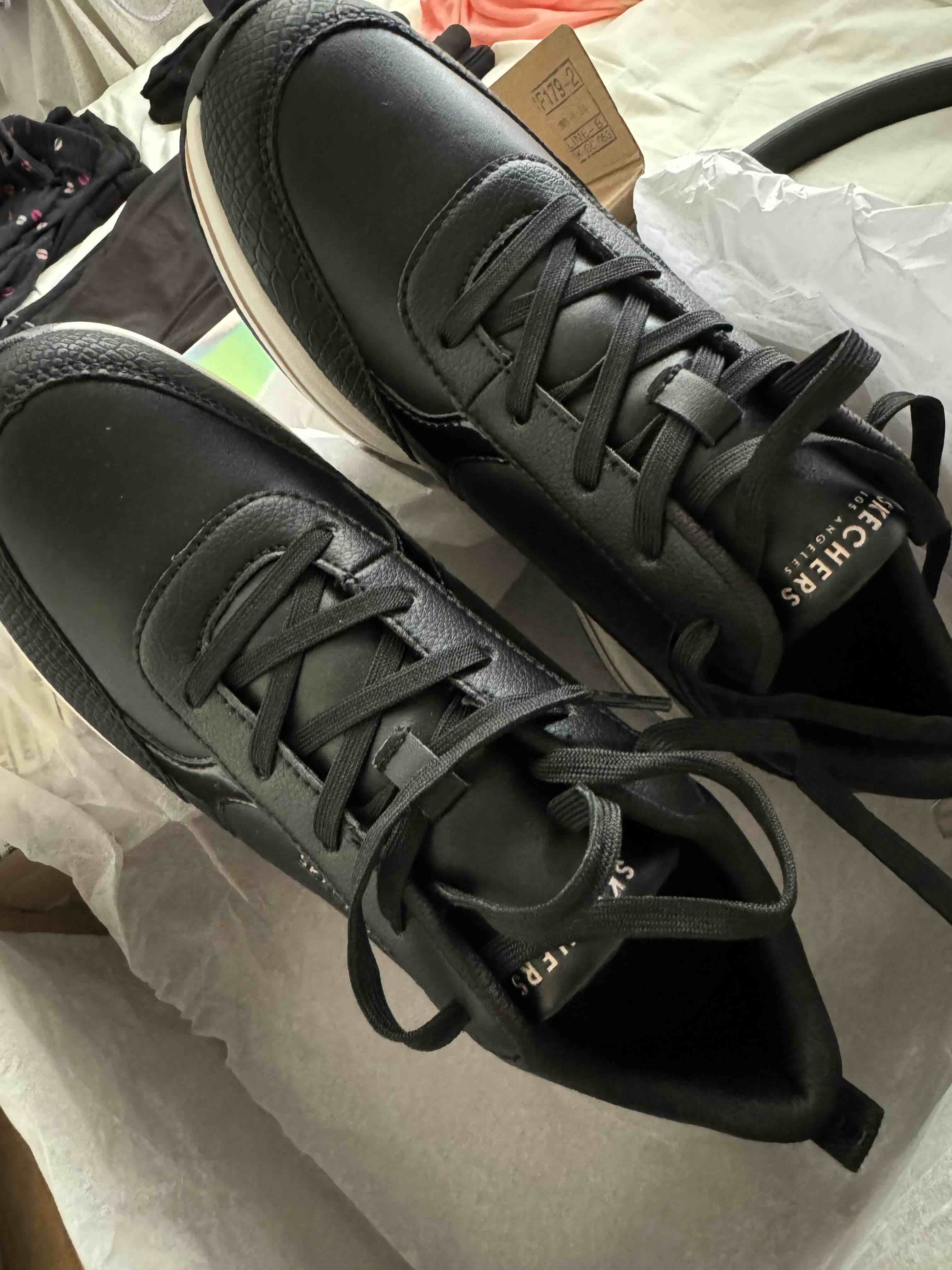 اسنیکر زنانه مشکی اسکیچرز Skechers 177345 BLK photo review