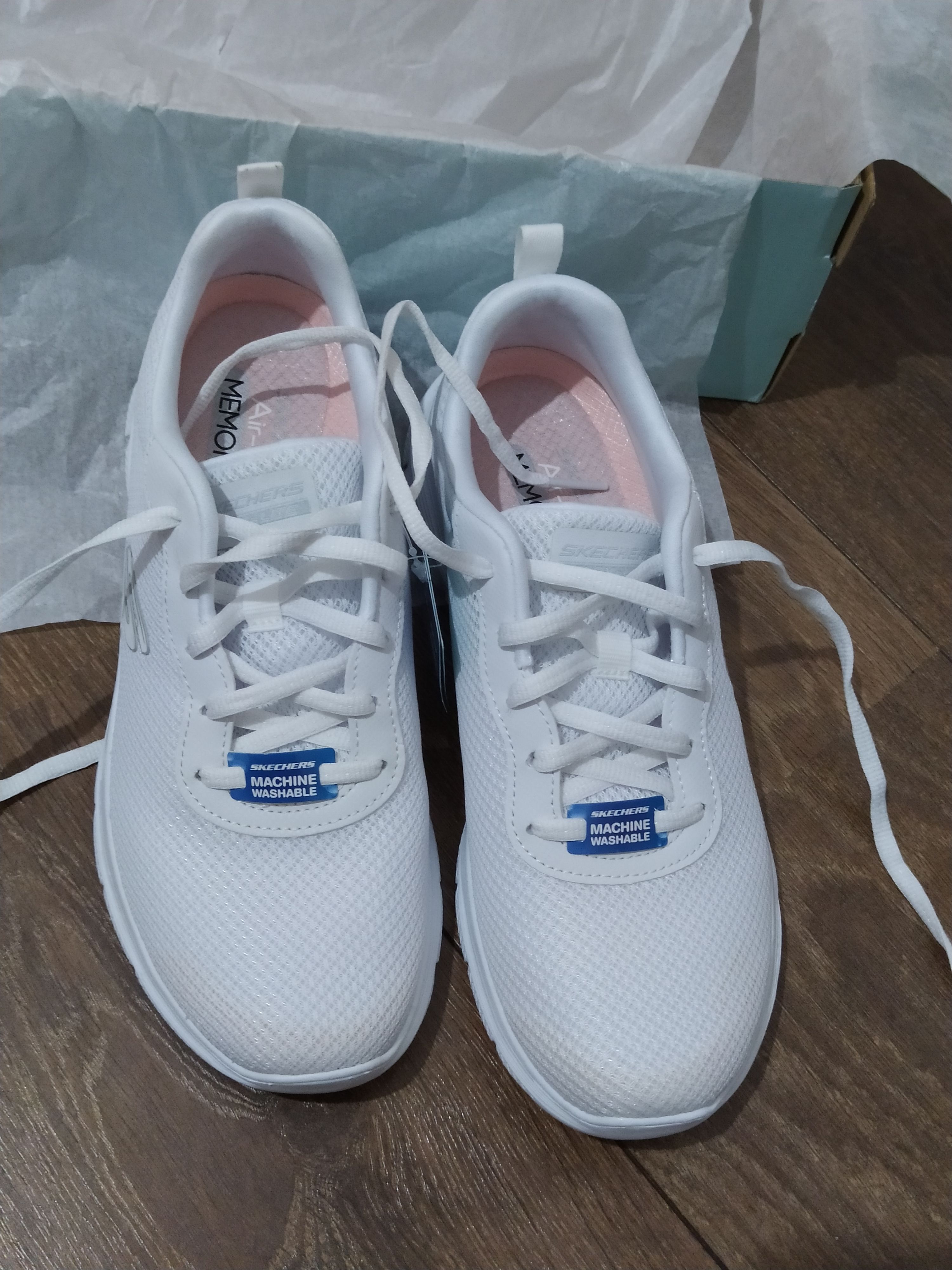 کتانی رانینگ زنانه سفید اسکیچرز Skechers 149303 WHT photo review