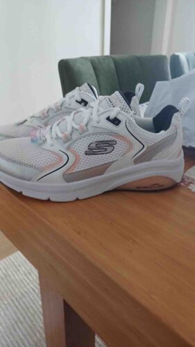 کتانی رانینگ زنانه سفید اسکیچرز Skechers 149652 WBC photo review