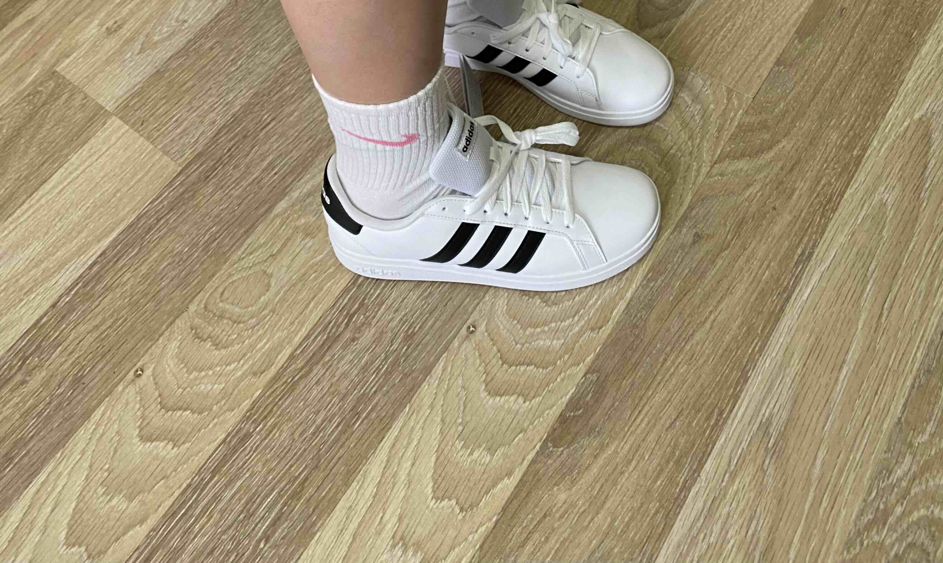 اسنیکر زنانه مشکی آدیداس adidas 18077330 photo review