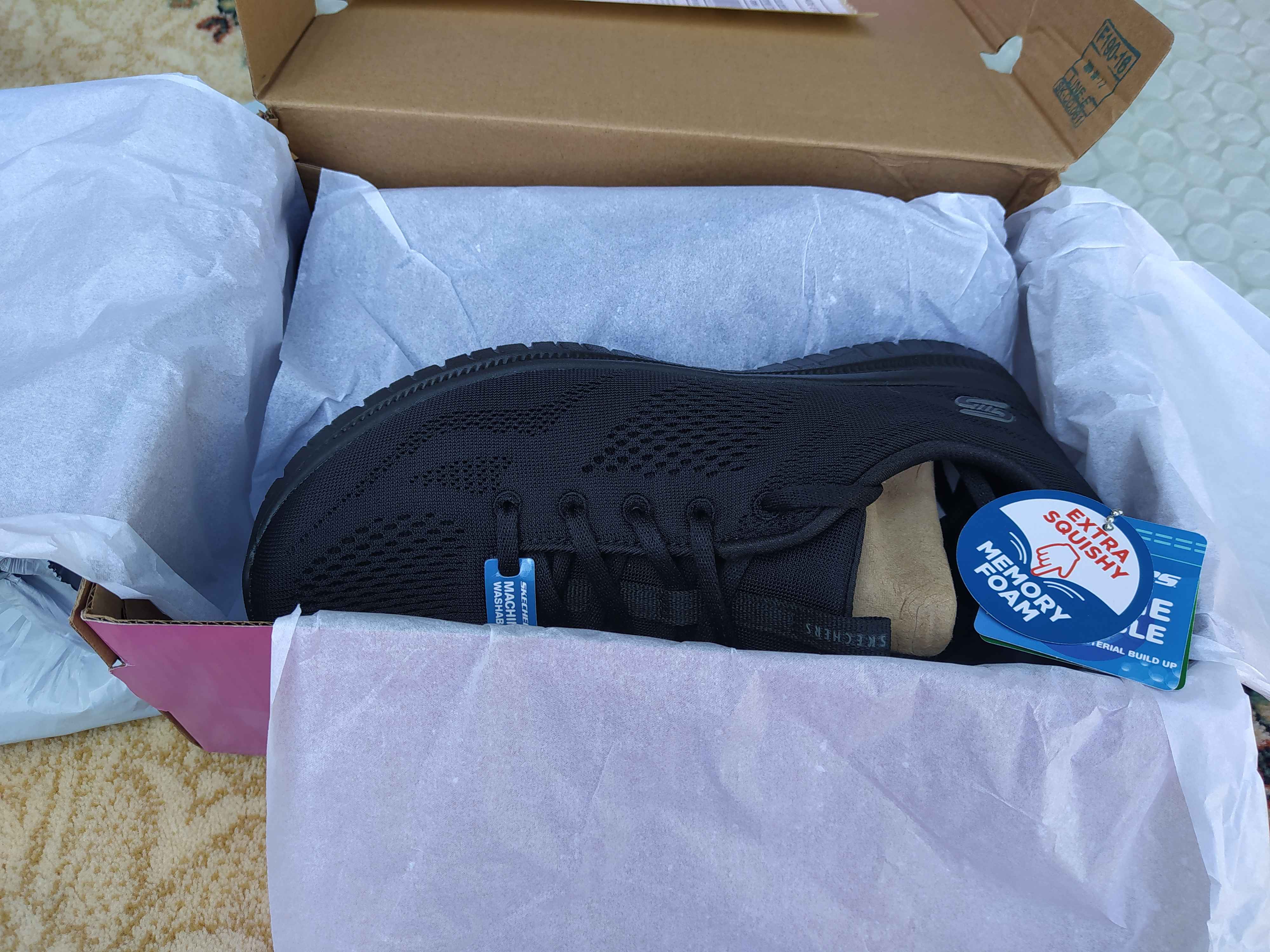 کتانی رانینگ زنانه مشکی اسکیچرز Skechers 104430 BBK photo review