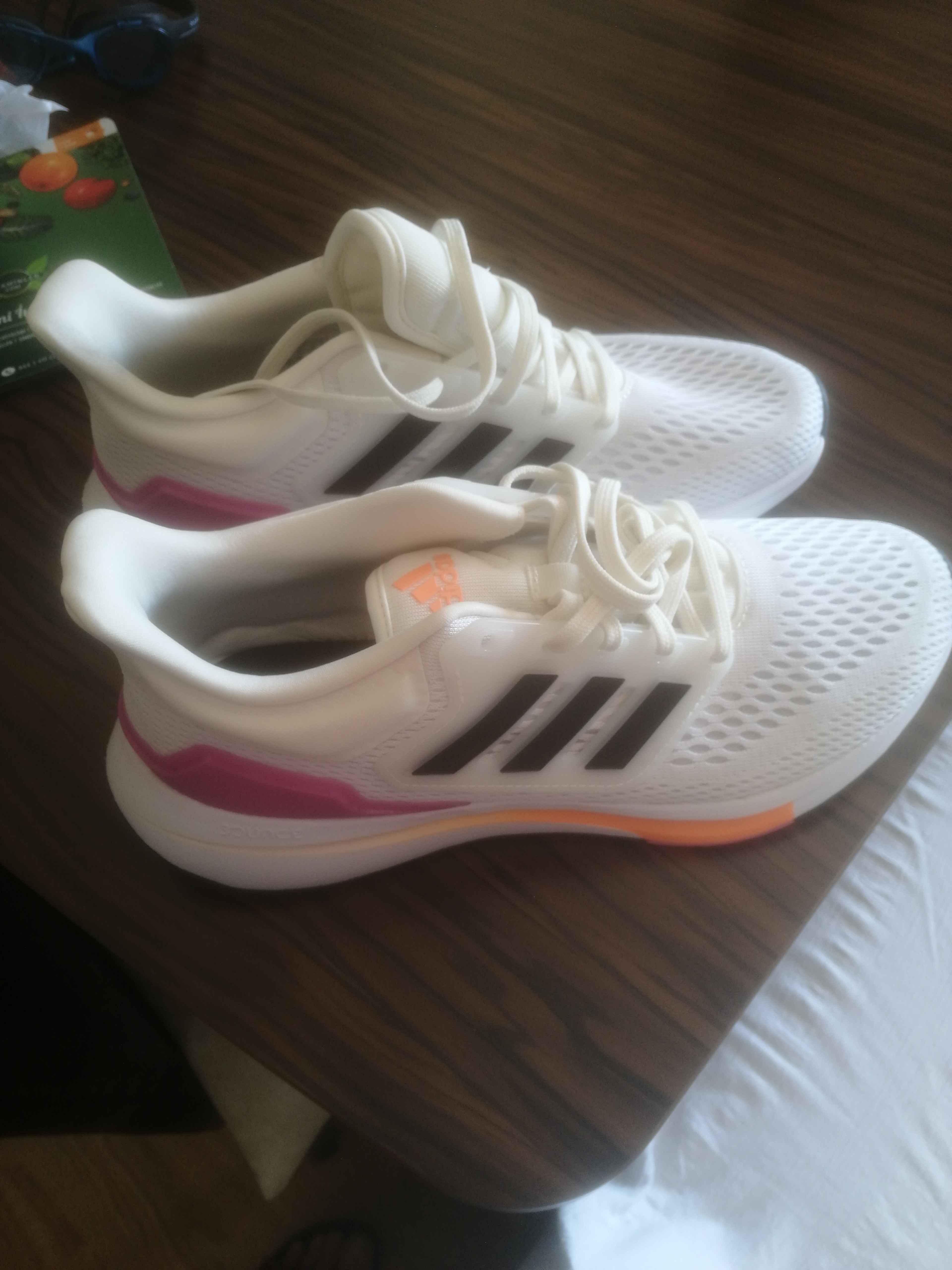 کتانی رانینگ زنانه خاکستری آدیداس adidas WF307 photo review