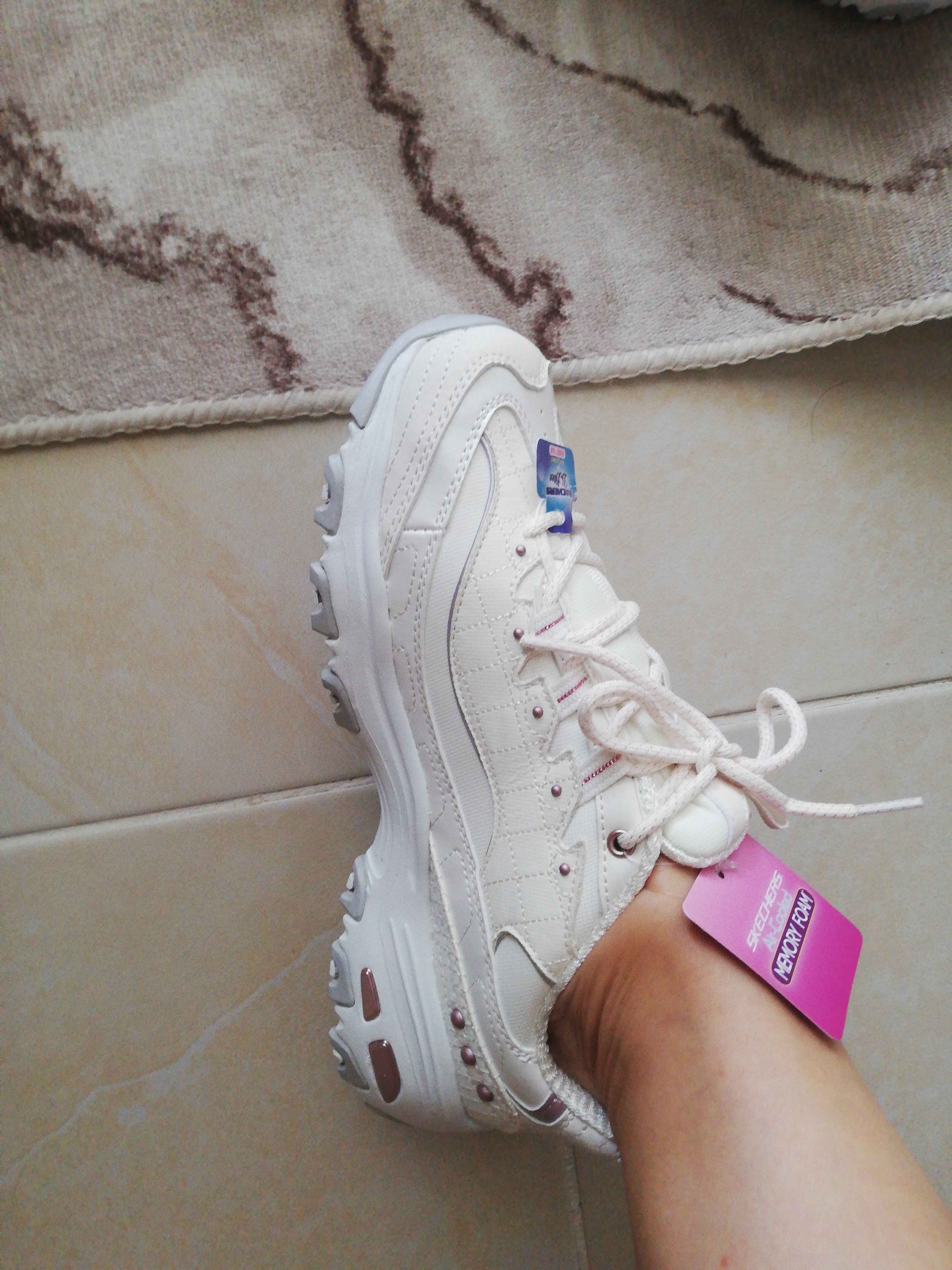 اسنیکر زنانه سفید اسکیچرز Skechers 149267-WLV_WLV photo review