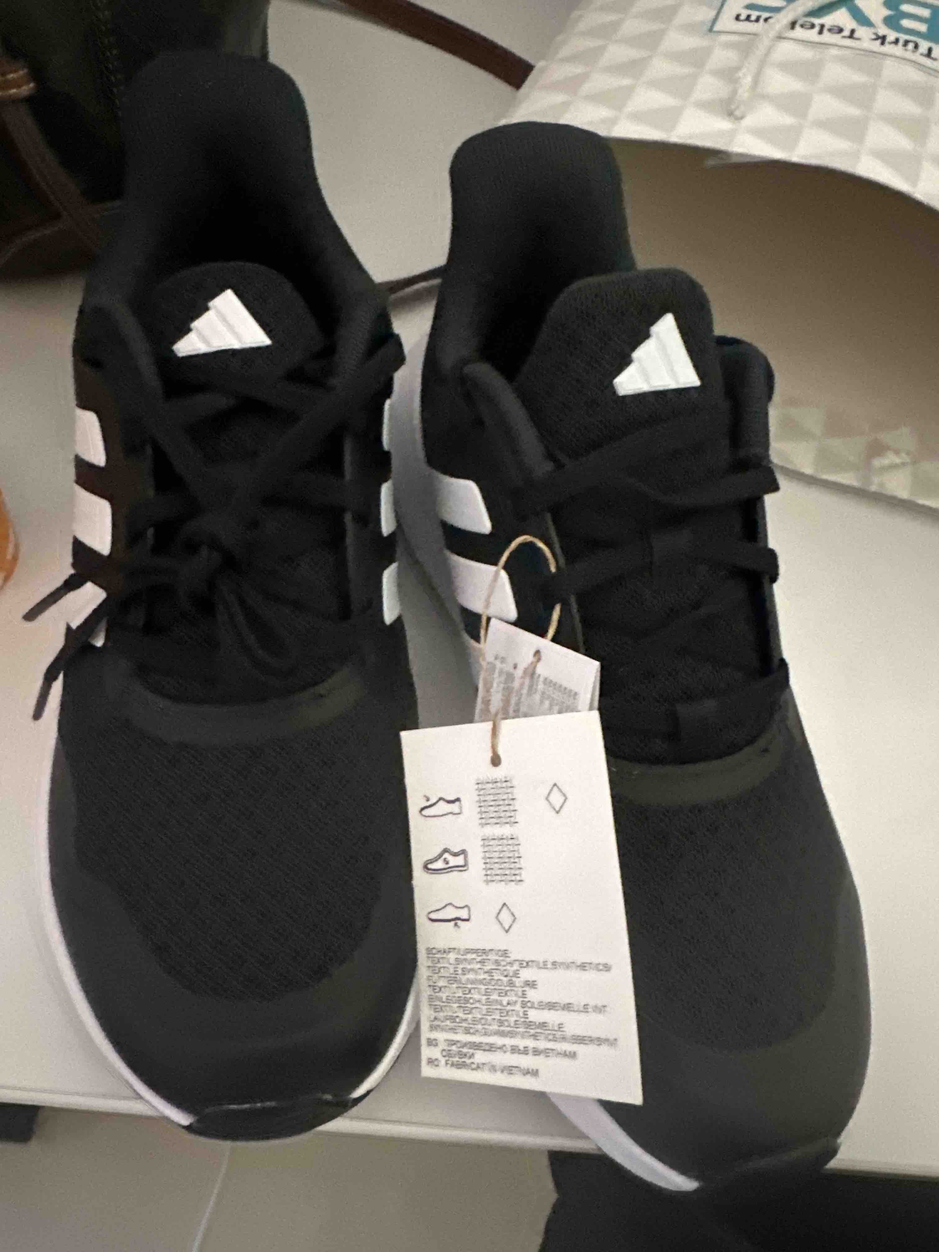 اسنیکر زنانه مشکی آدیداس adidas ih2844 photo review