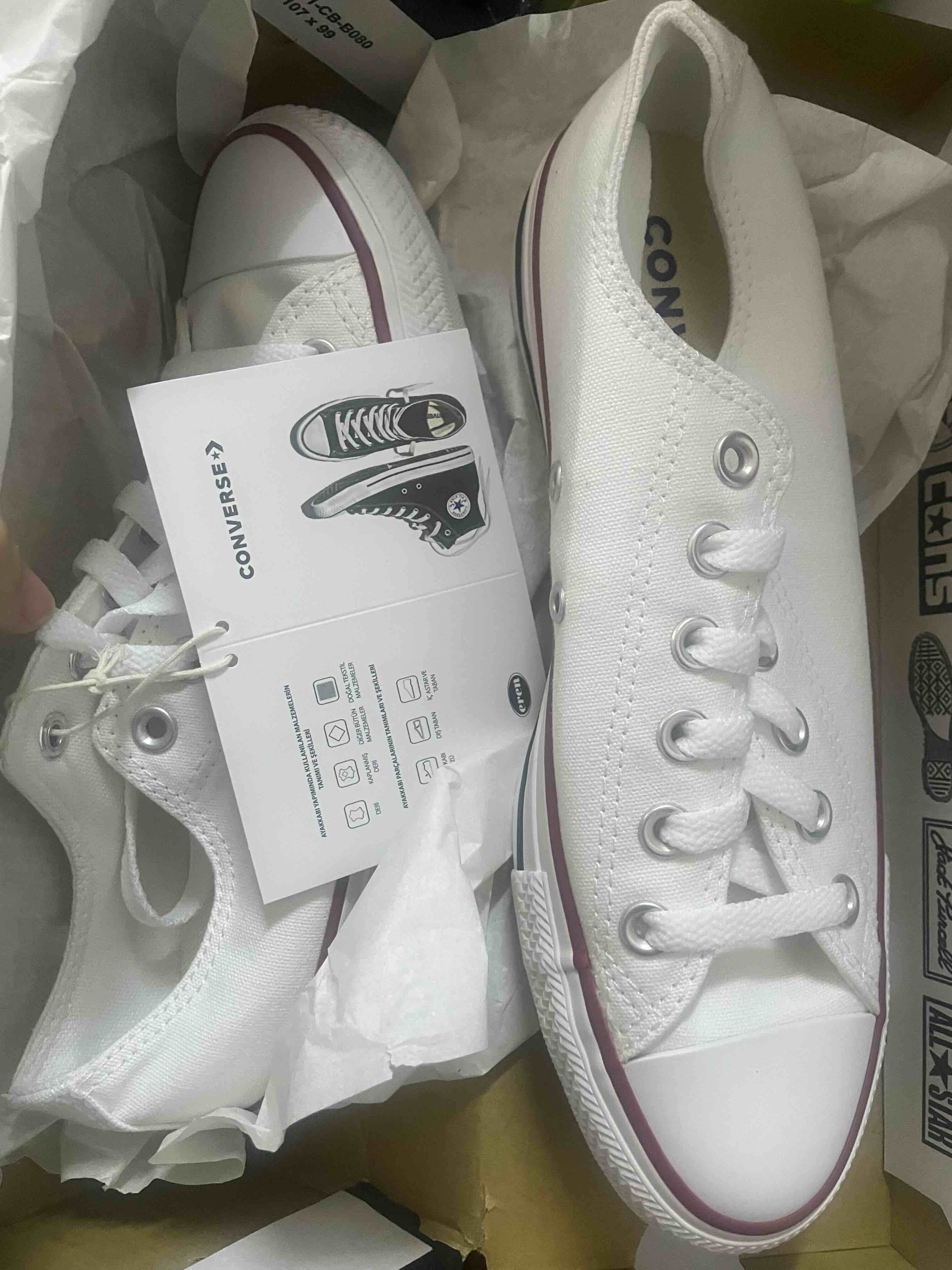 اسنیکر زنانه سفید  Converse Chuck Taylor All Star M9166C photo review