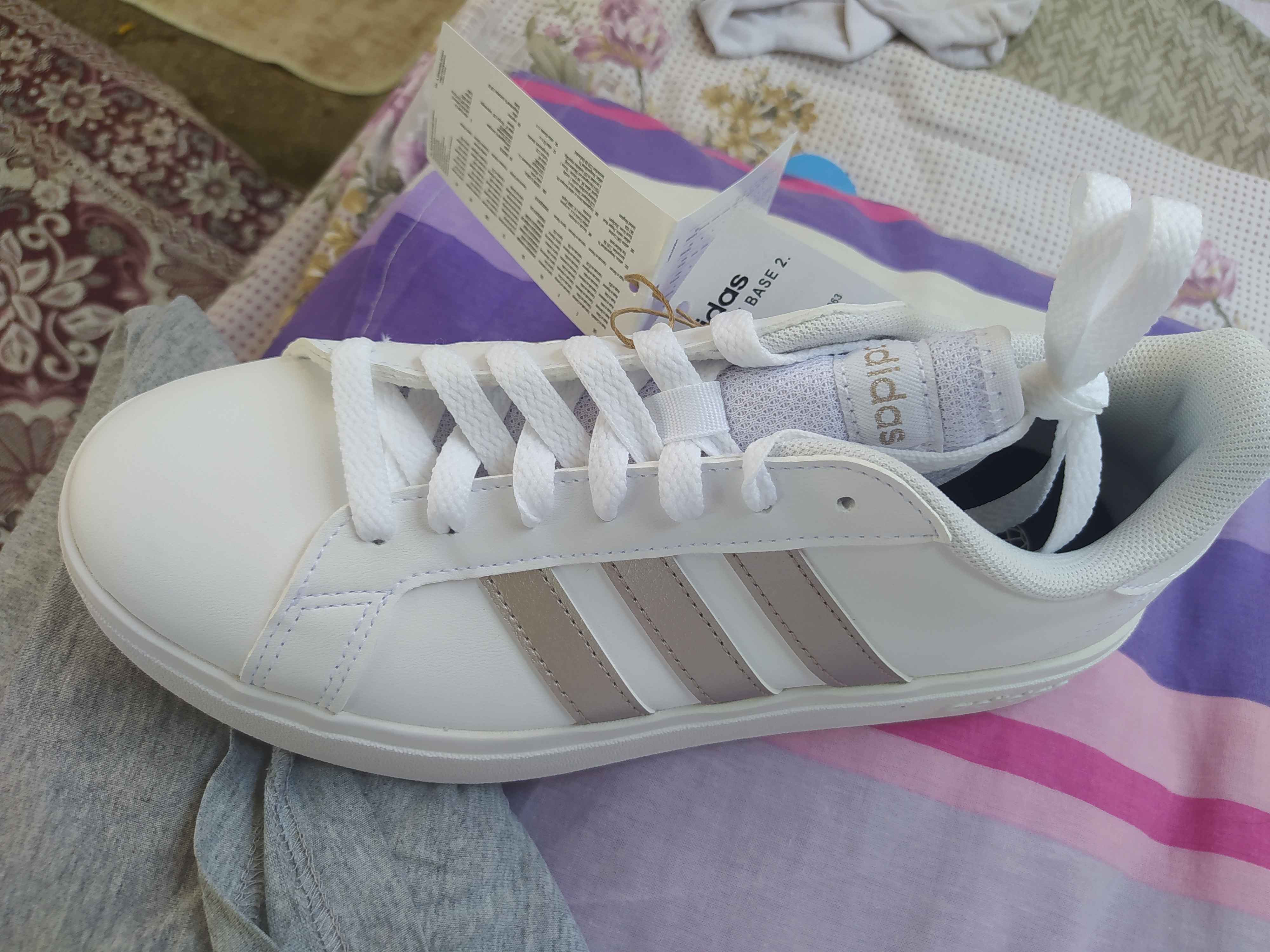 کفش پیاده روی زنانه سفید آدیداس adidas GW9263 photo review