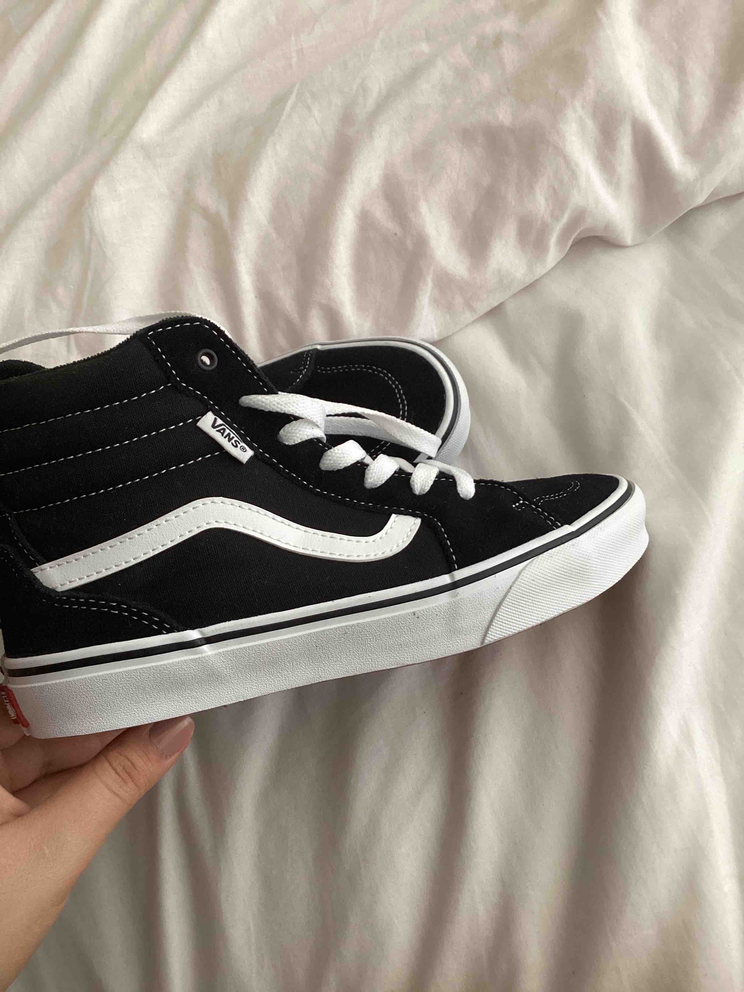 اسنیکر زنانه مشکی ونس Vans VN0A5HZDIJU1 photo review