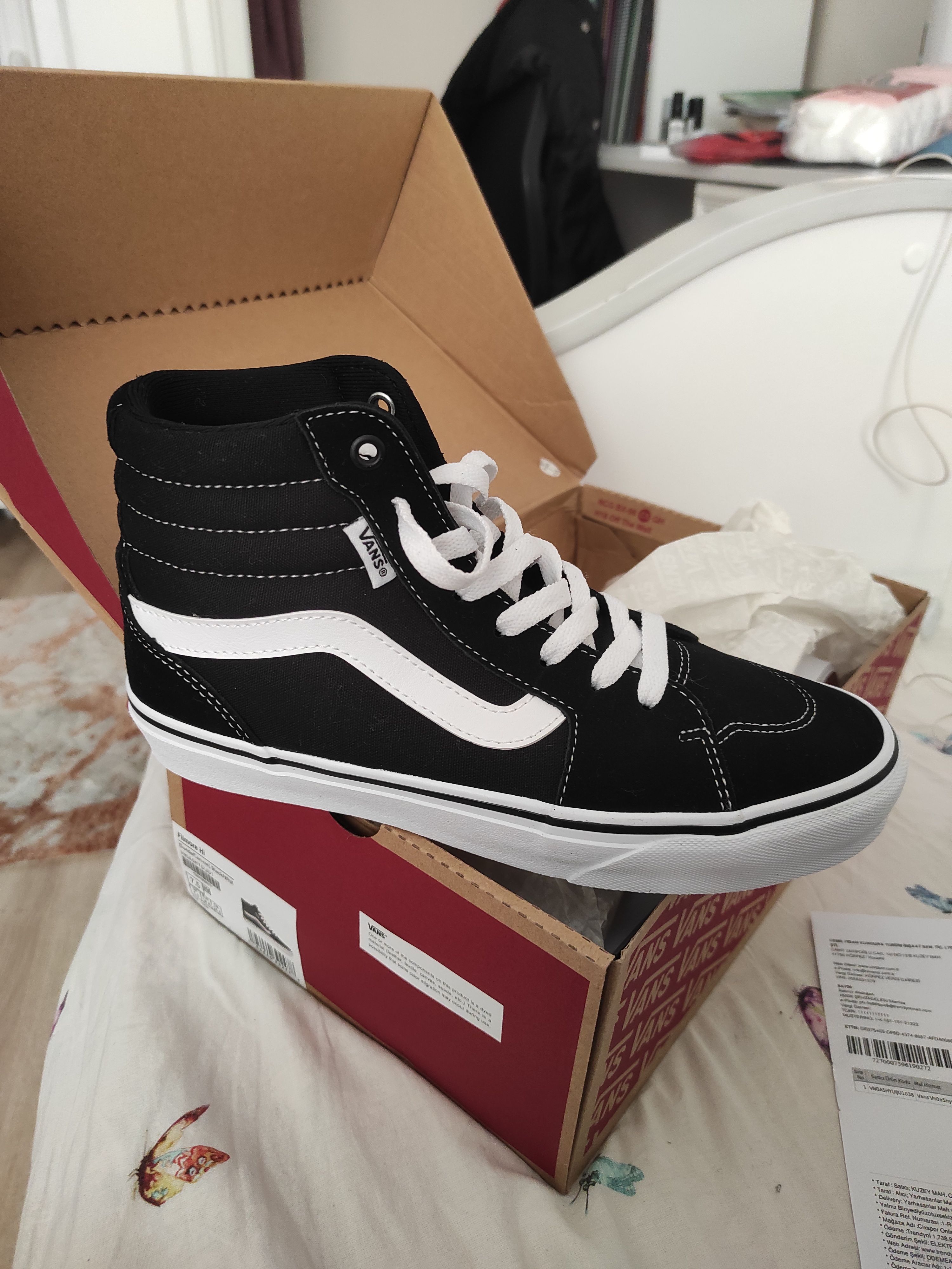 اسنیکر زنانه مشکی ونس Vans WM FILMORE HI photo review