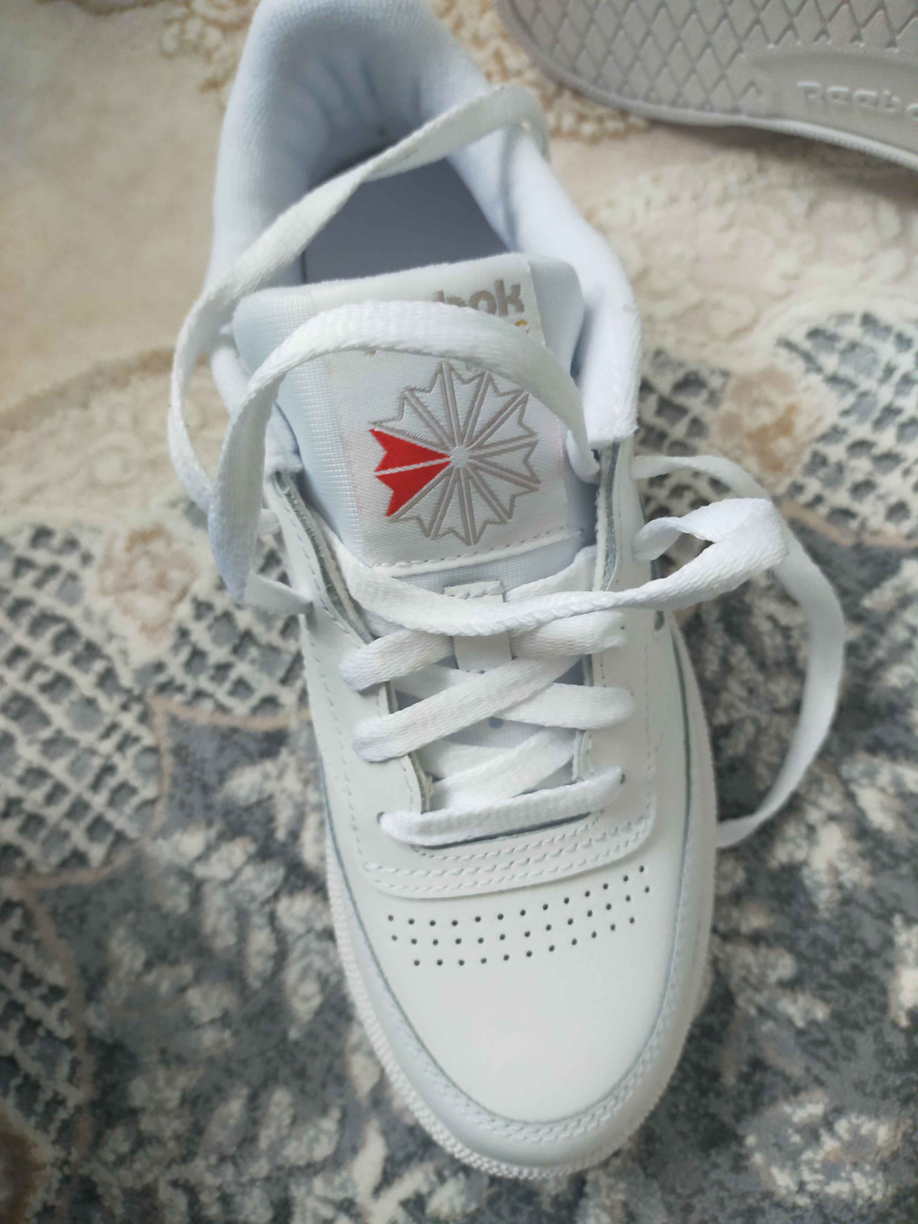 اسنیکر زنانه سفید ریبوک Reebok BS7685 photo review