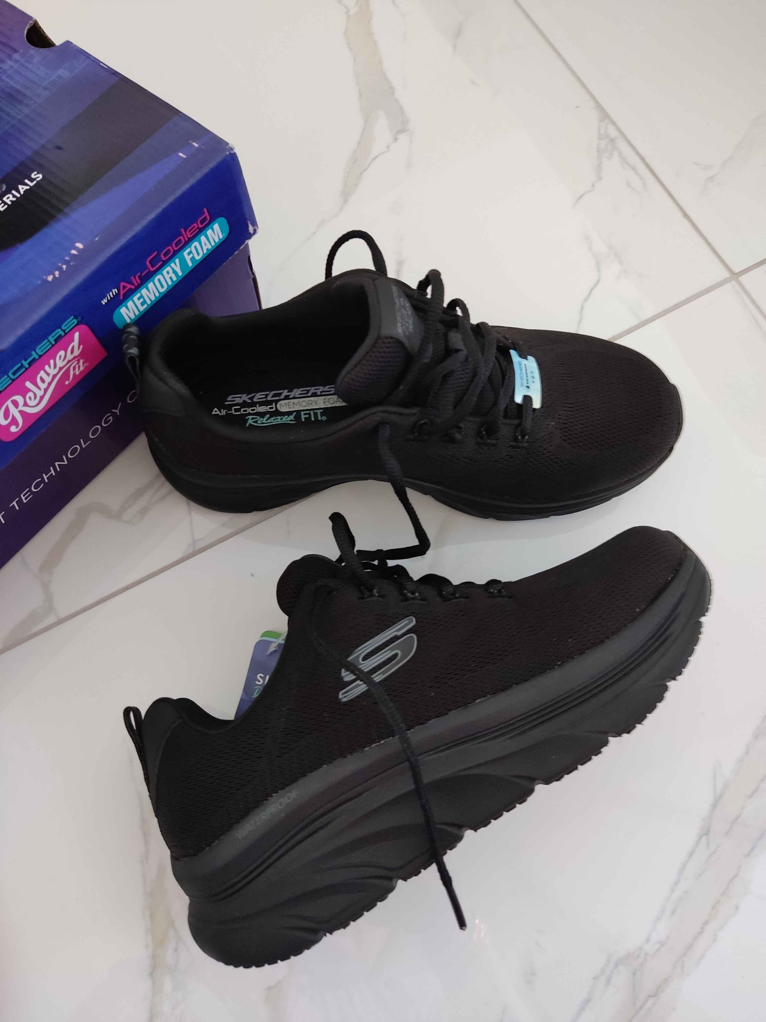 اسنیکر زنانه برند اسکیچرز Skechers اورجینال 149810 BBK photo review