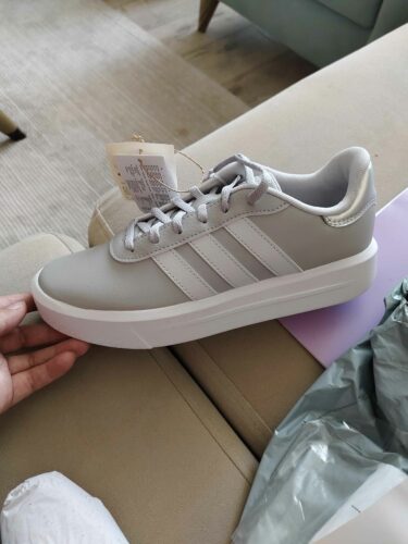 اسنیکر زنانه خاکستری آدیداس adidas ID1970_GRİ photo review