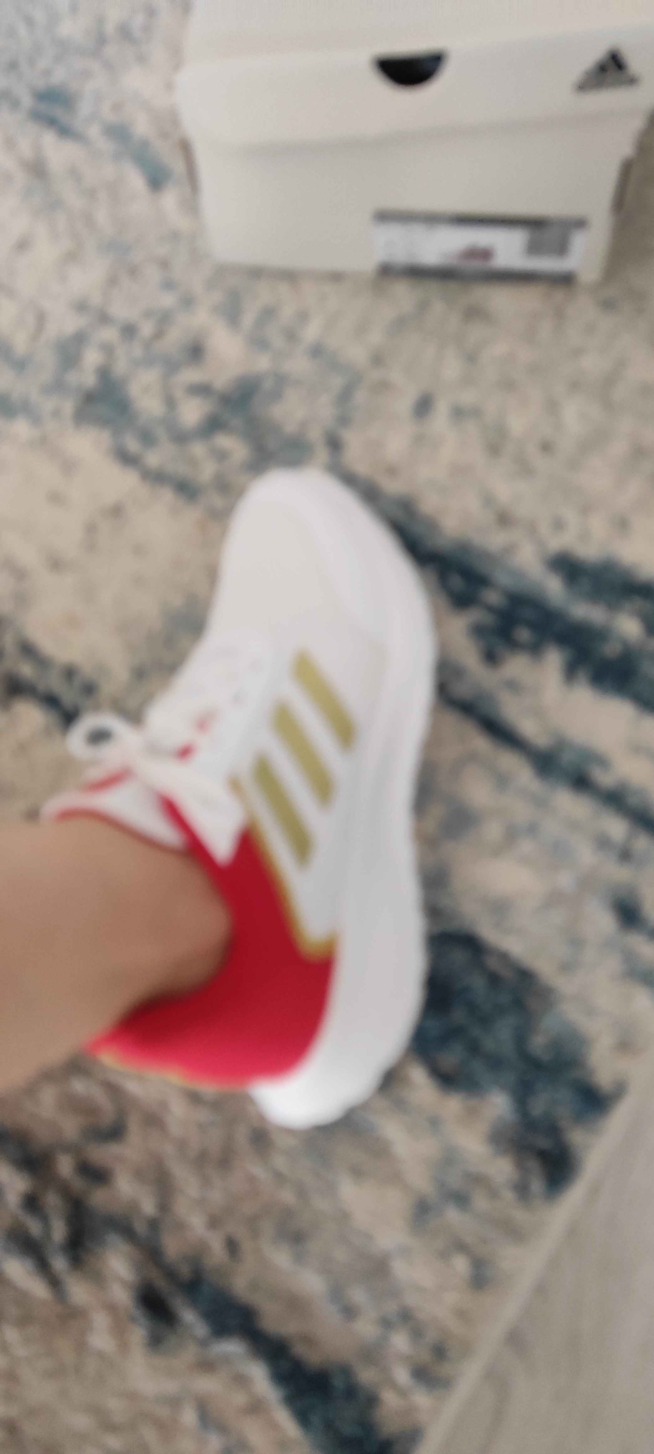 اسنیکر زنانه سفید آدیداس adidas IG1249 photo review