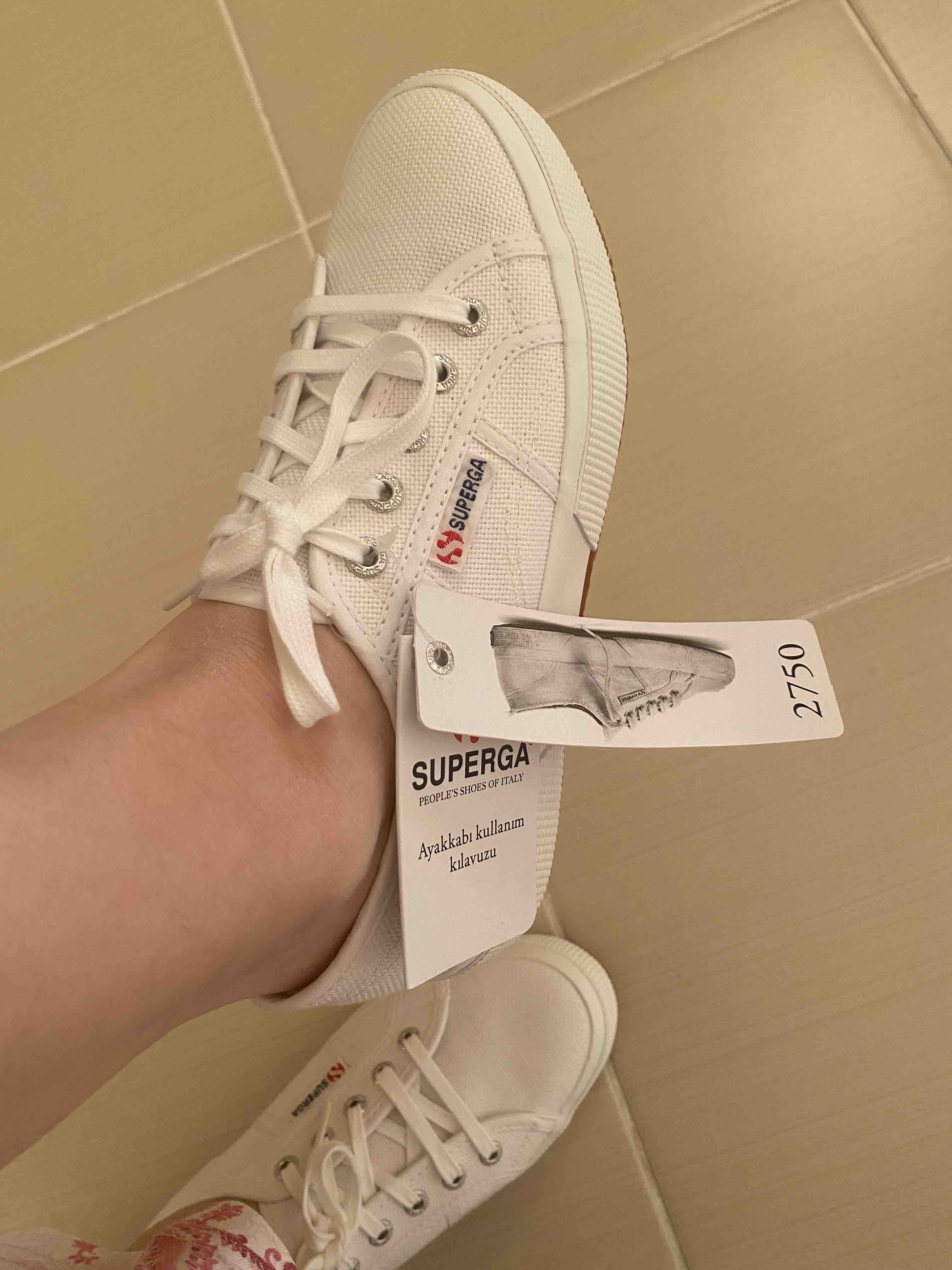 اسنیکر زنانه سفید سوپرگا Superga S000010-t photo review