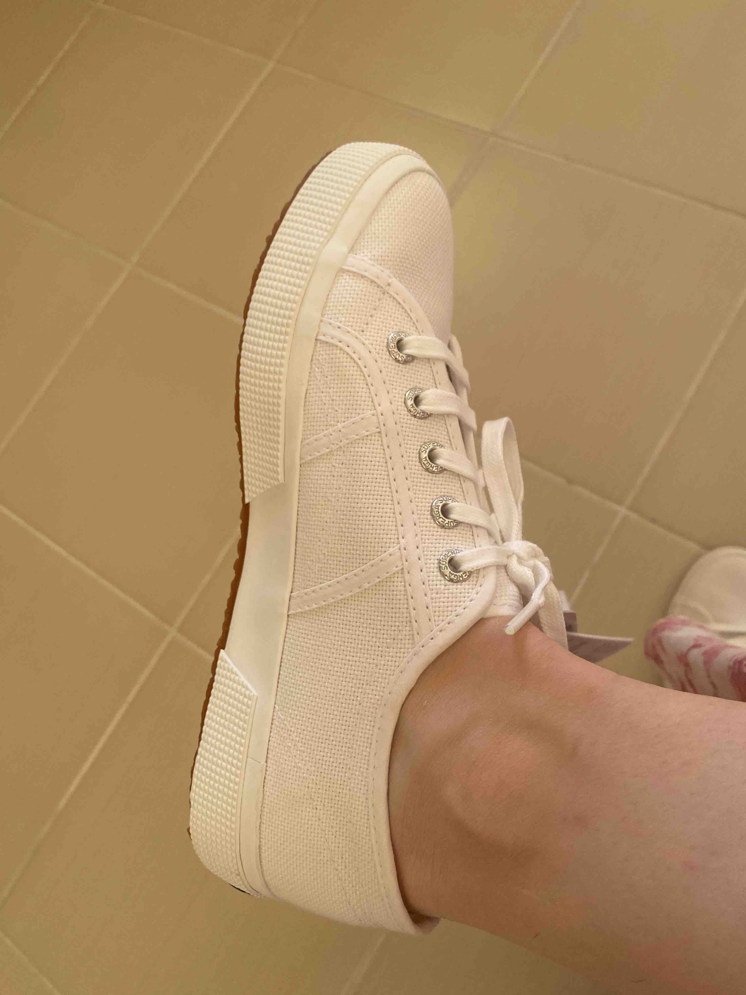 اسنیکر زنانه سفید سوپرگا Superga S000010-t photo review